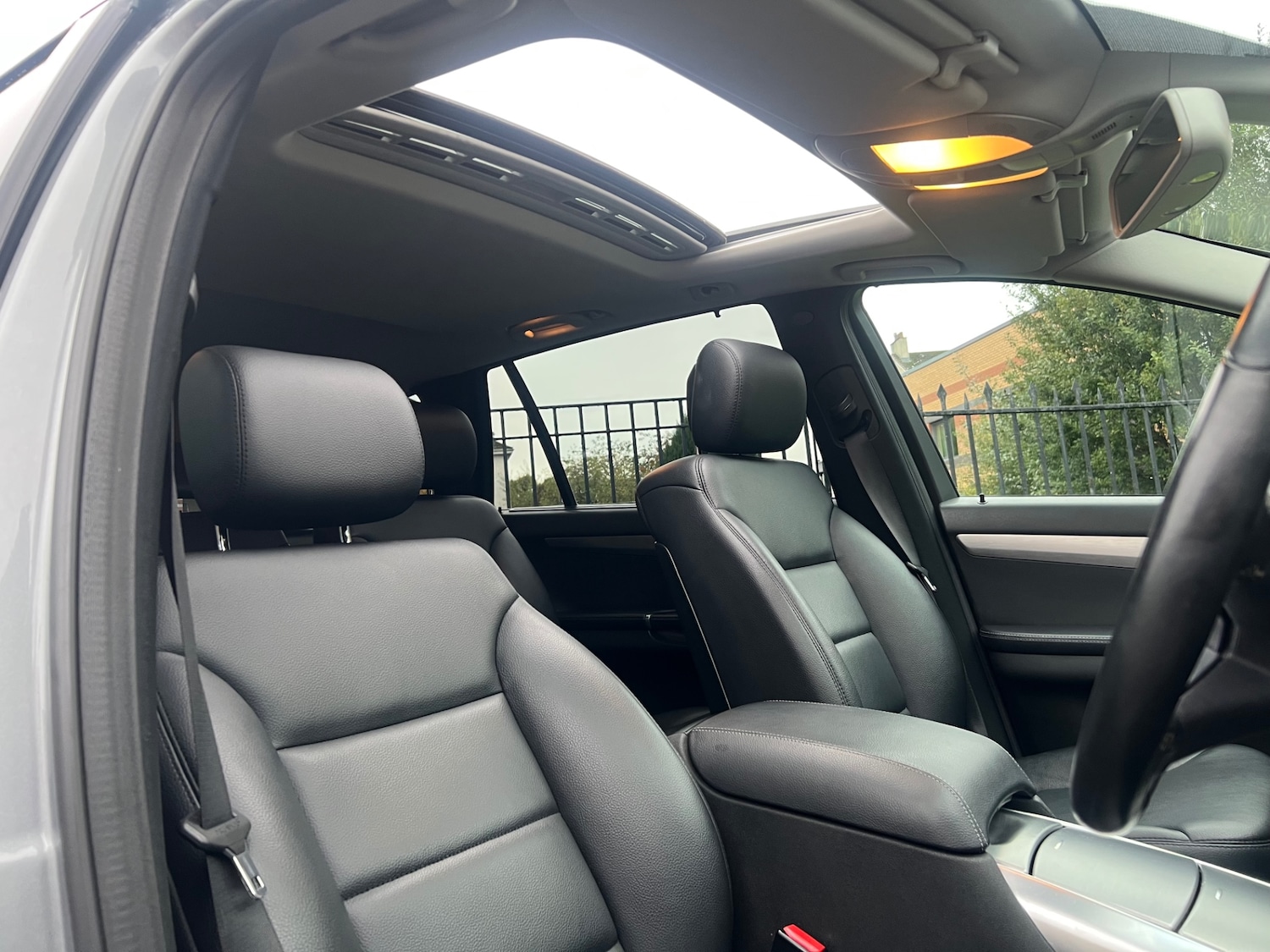 Used Mercedes-Benz R Class 2010 for sale - 76373225: Photo 20