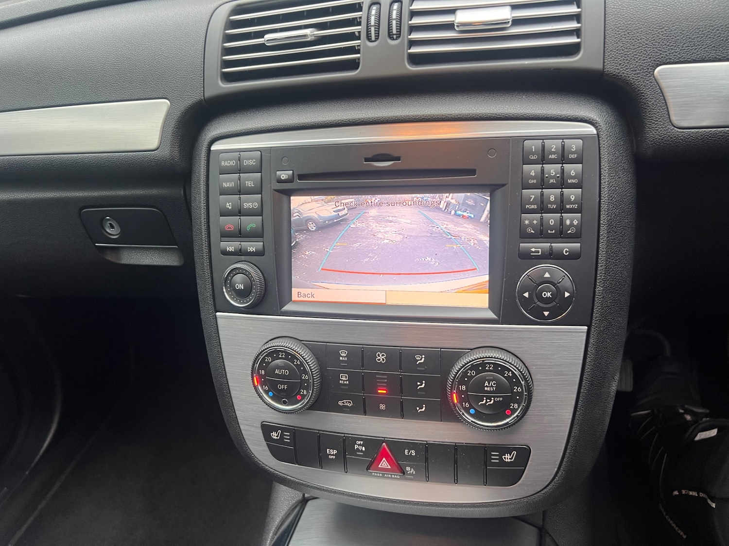 Used Mercedes-Benz R Class 2010 for sale - 76373225: Photo 21