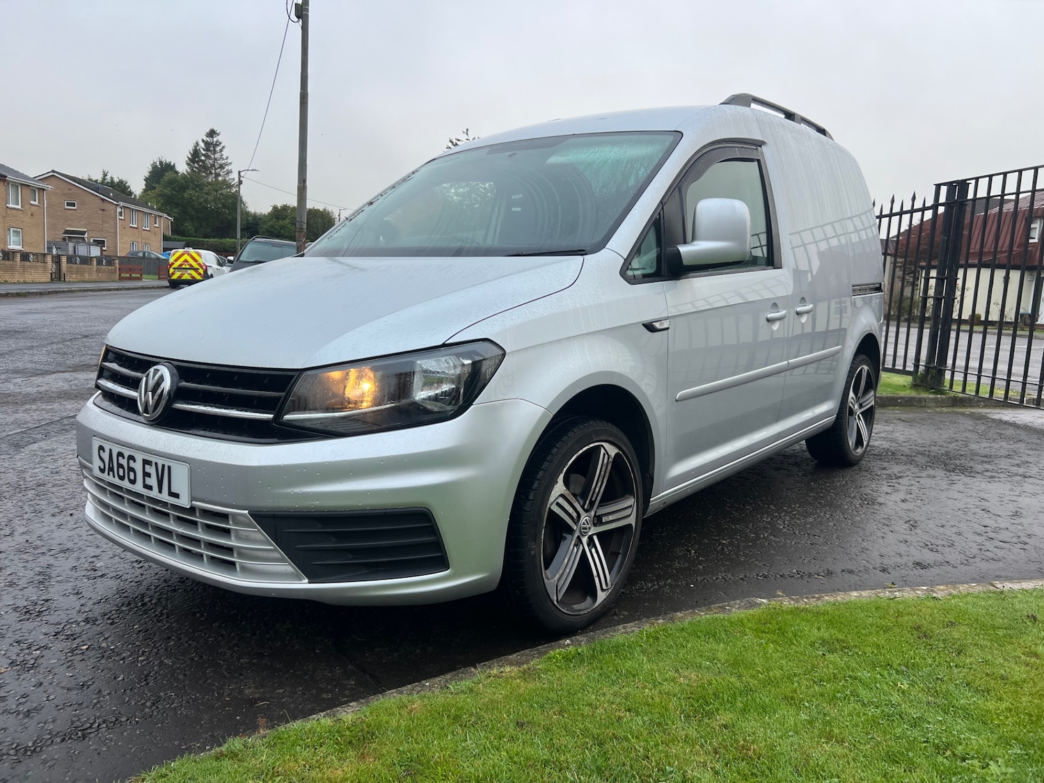 Used Volkswagen Caddy 2016 for sale - 76250717: Photo 2
