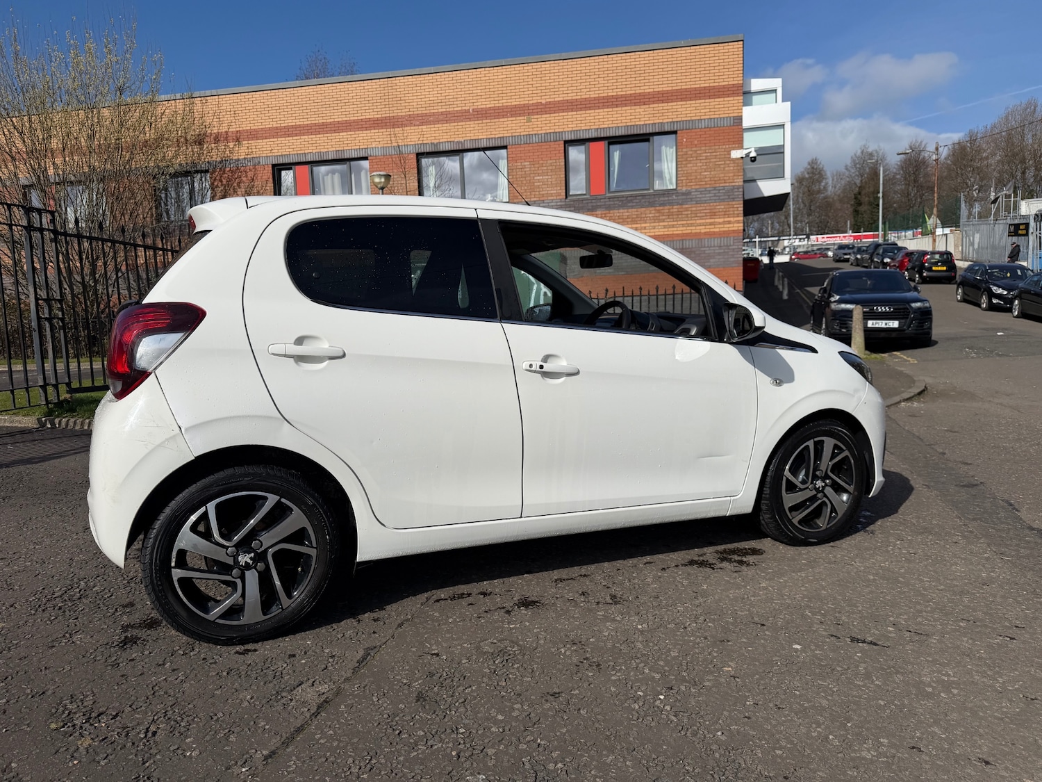Used Peugeot 108 2015 for sale - 77981220: Photo 9