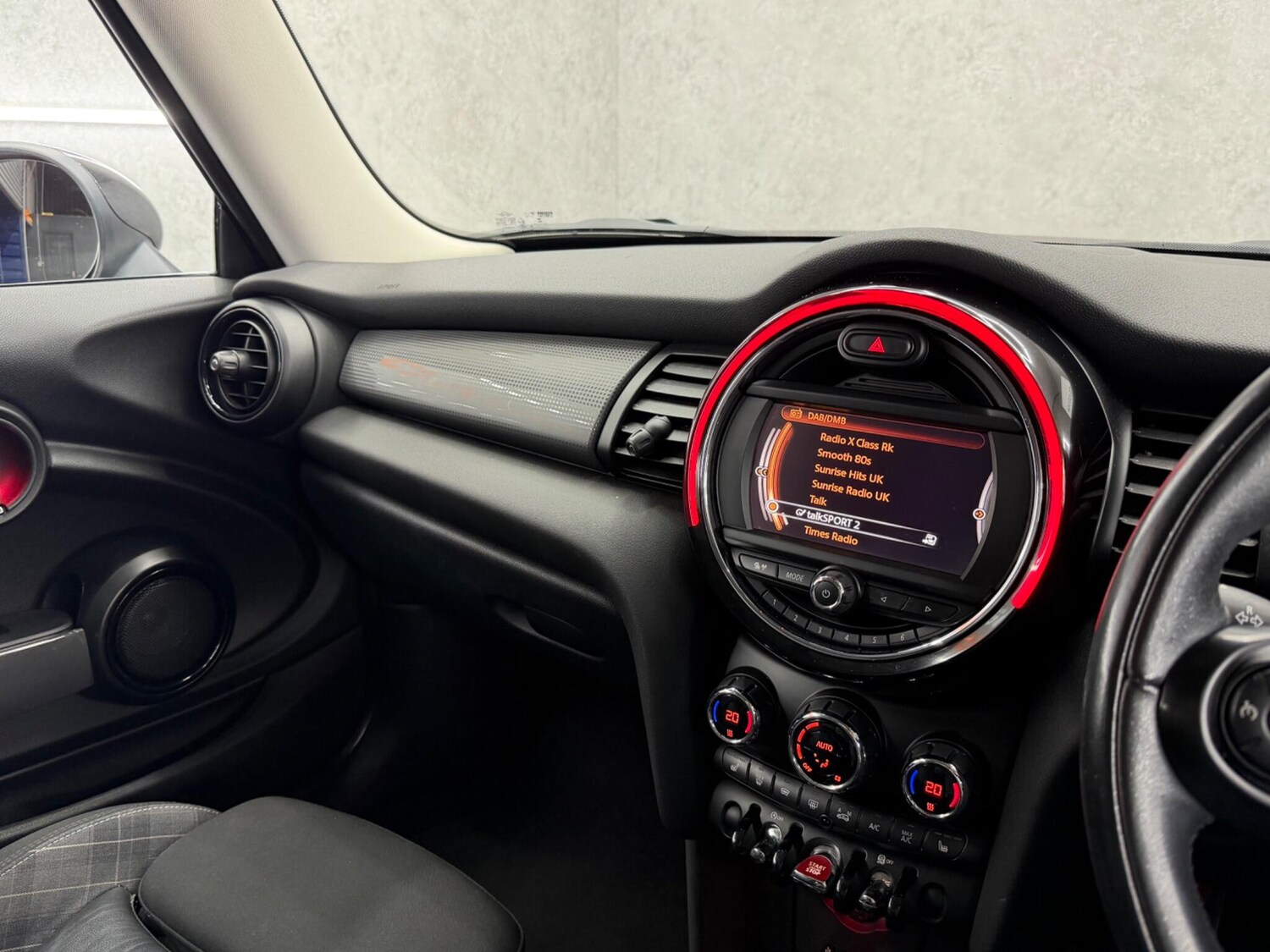 Used MINI Hatch 2015 for sale - 78157430: Photo 27