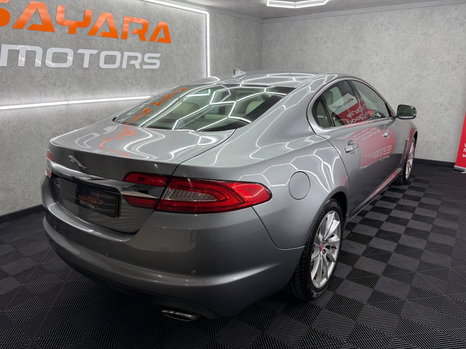Used Jaguar XF 2014 for sale - 77982603: Photo 13