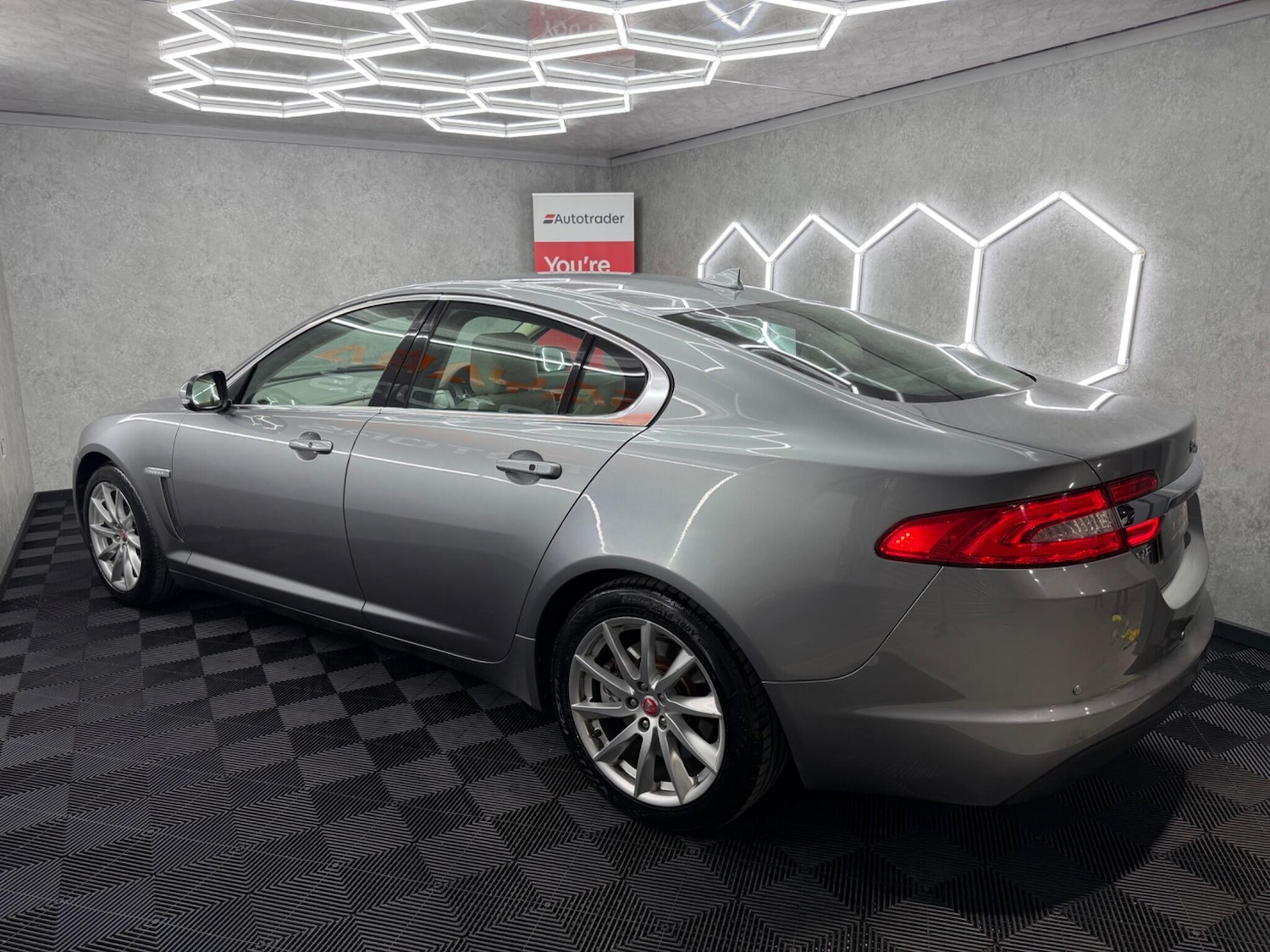Used Jaguar XF 2014 for sale - 77982603: Photo 16