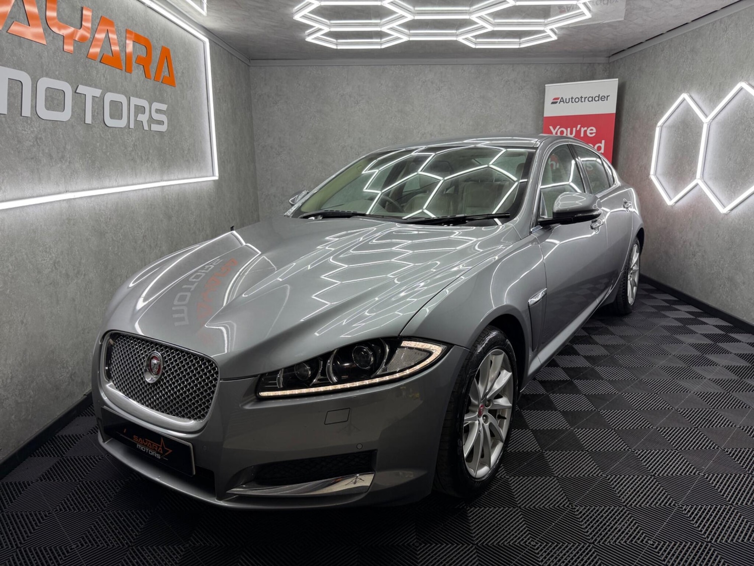 Used Jaguar XF 2014 for sale - 77982603: Photo 17