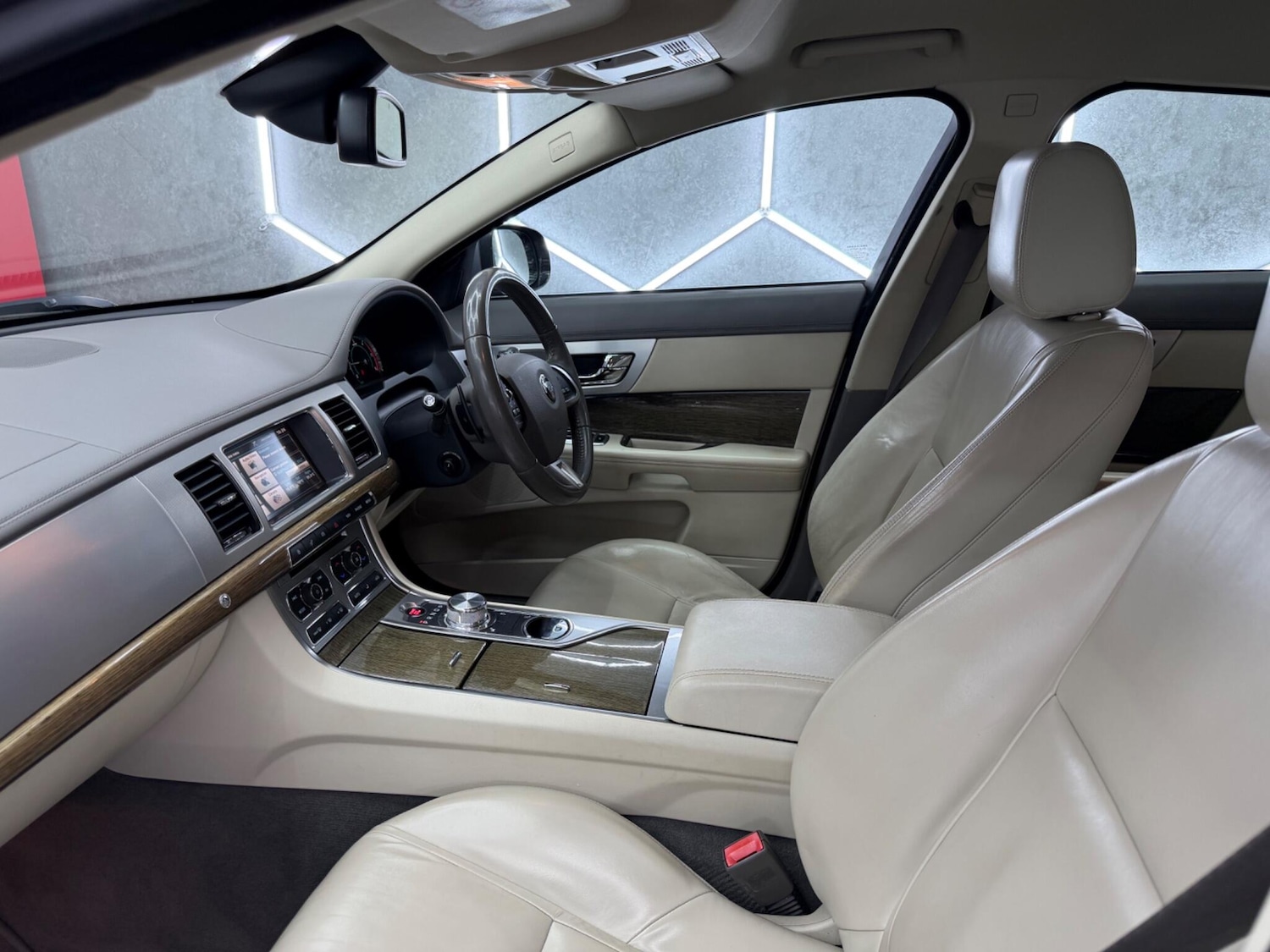 Used Jaguar XF 2014 for sale - 77982603: Photo 23