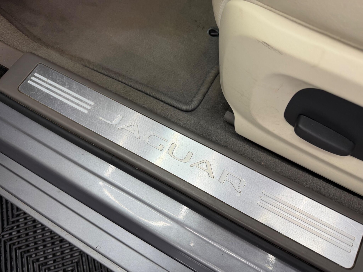 Used Jaguar XF 2014 for sale - 77982603: Photo 25