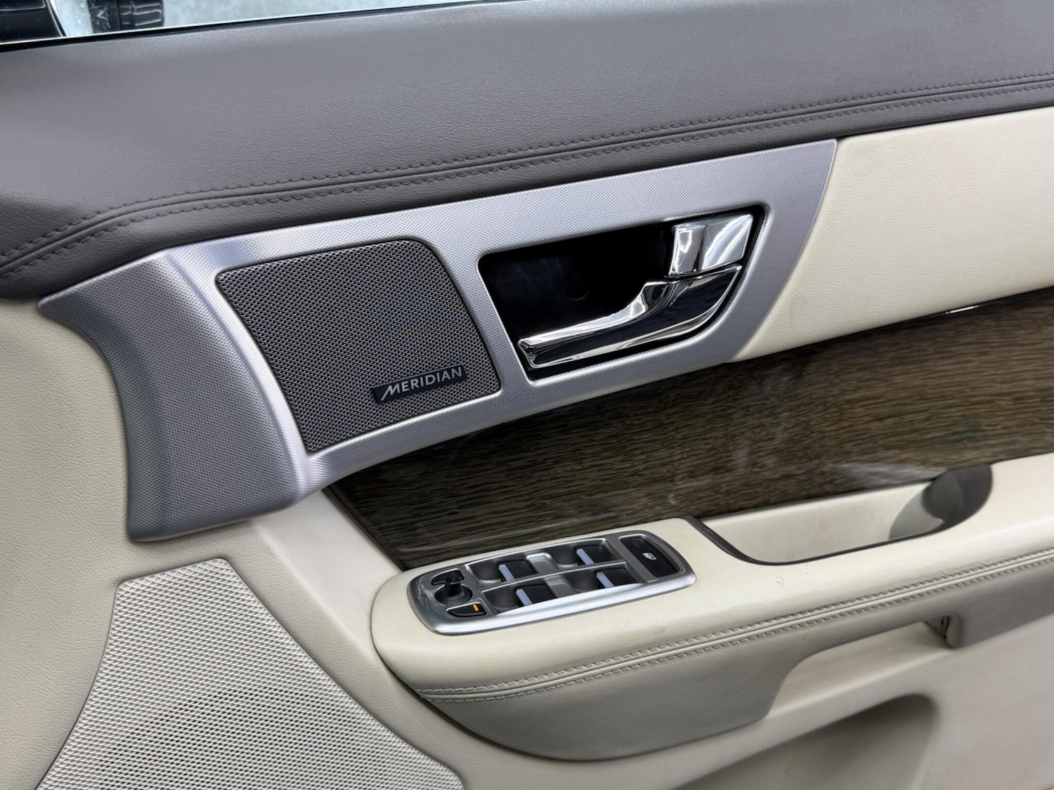 Used Jaguar XF 2014 for sale - 77982603: Photo 29