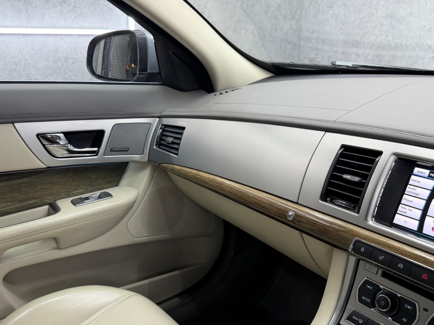 Used Jaguar XF 2014 for sale - 77982603: Photo 30