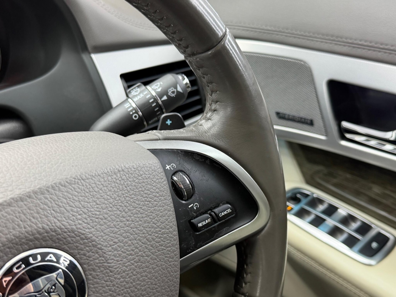 Used Jaguar XF 2014 for sale - 77982603: Photo 44