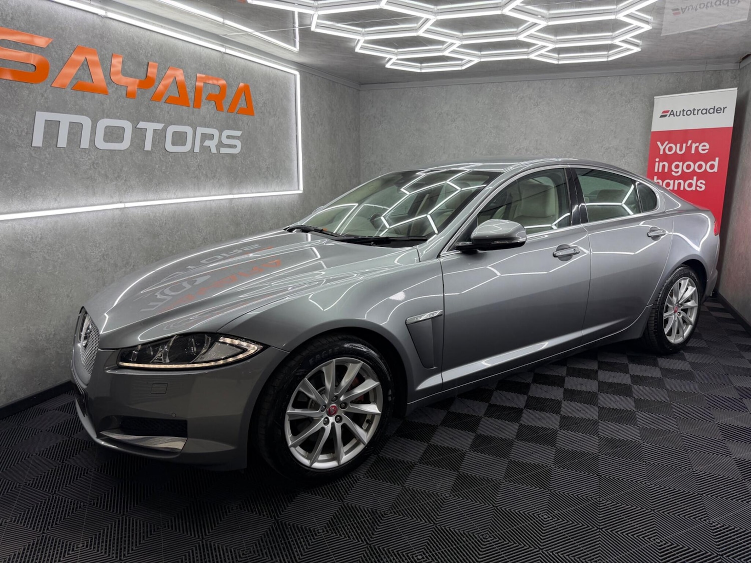 Used Jaguar XF 2014 for sale - 77982603: Photo 9
