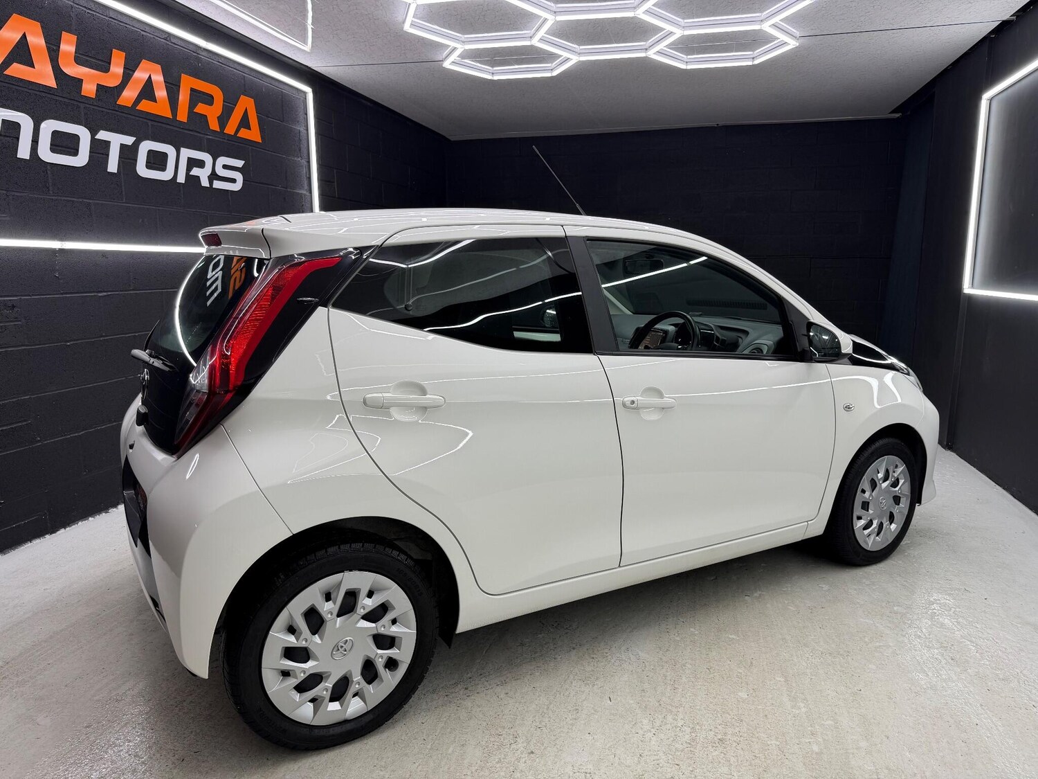 Used Toyota AYGO 2018 for sale - 76887305: Photo 14