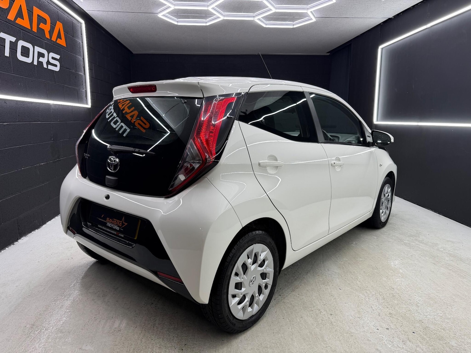 Used Toyota AYGO 2018 for sale - 76887305: Photo 17
