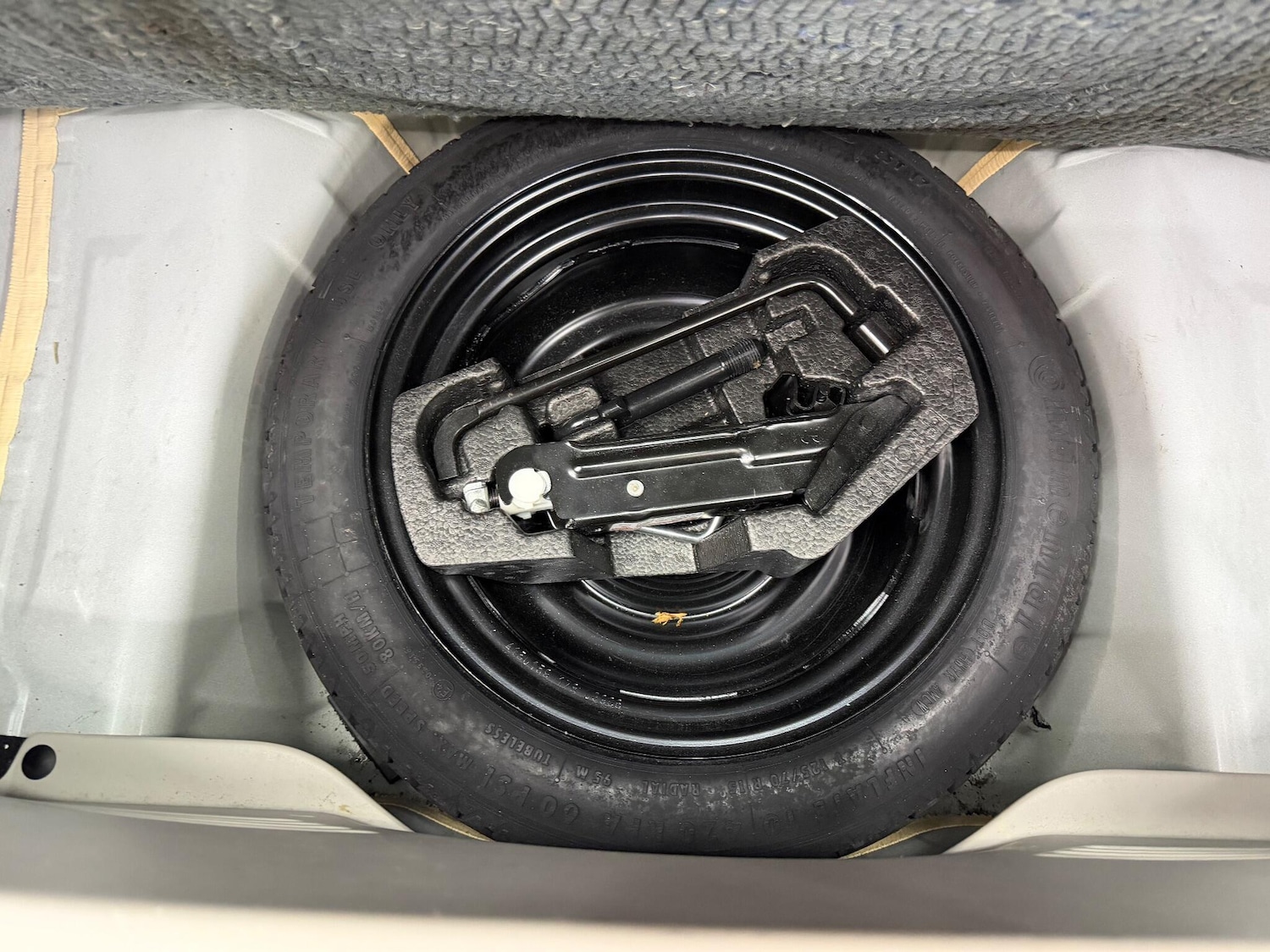 Used Toyota AYGO 2018 for sale - 76887305: Photo 19