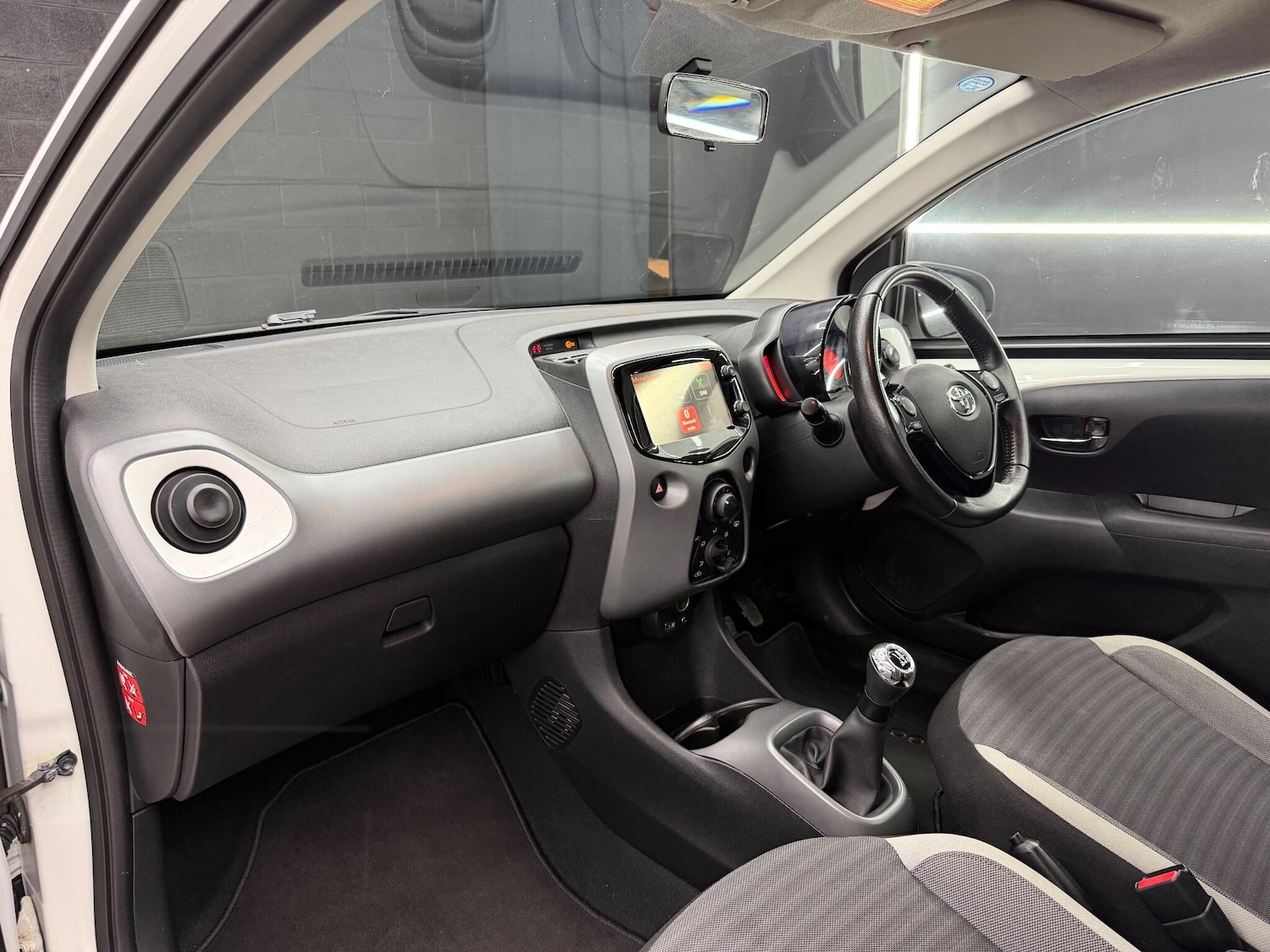 Used Toyota AYGO 2018 for sale - 76887305: Photo 23