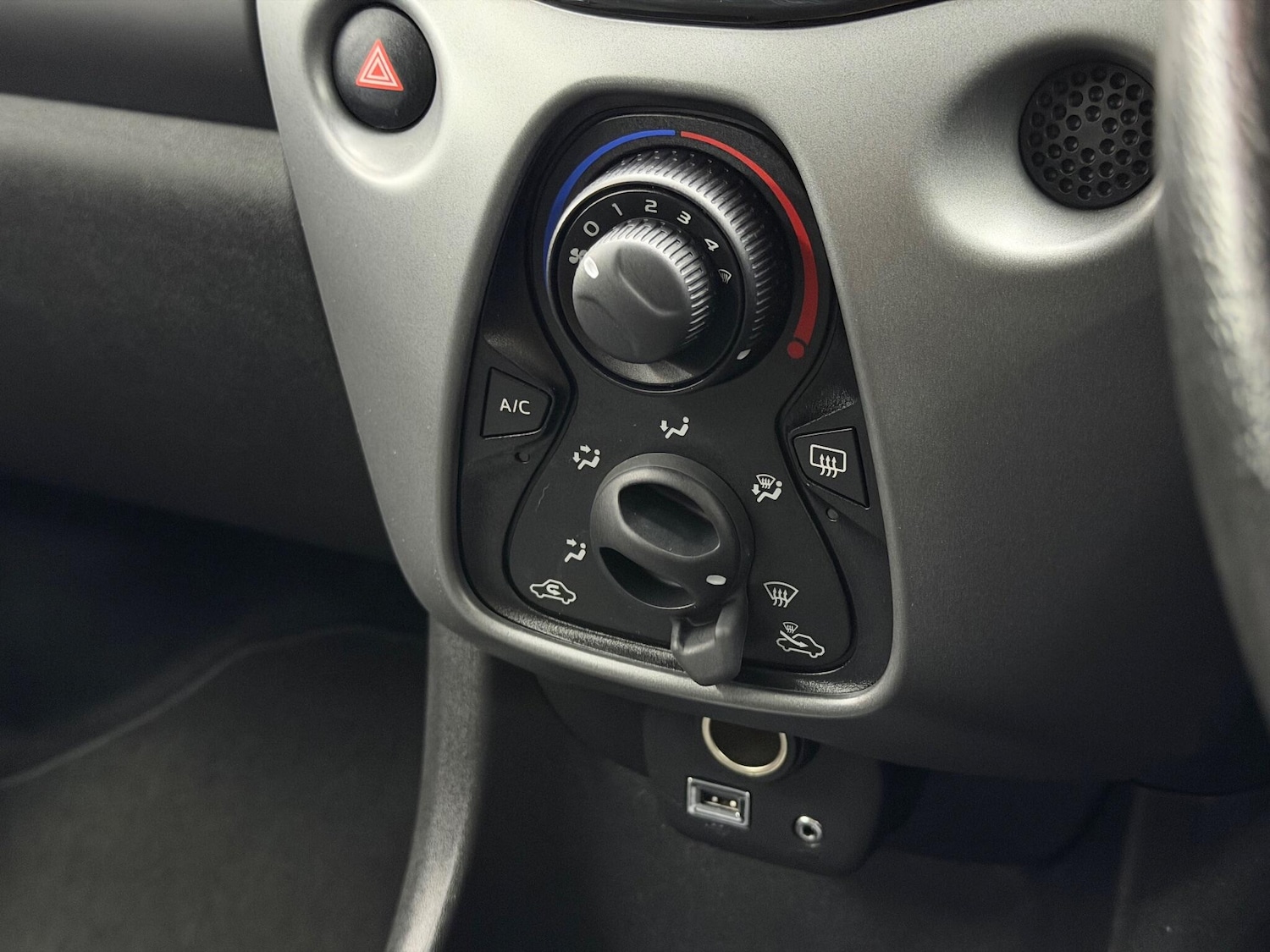 Used Toyota AYGO 2018 for sale - 76887305: Photo 33