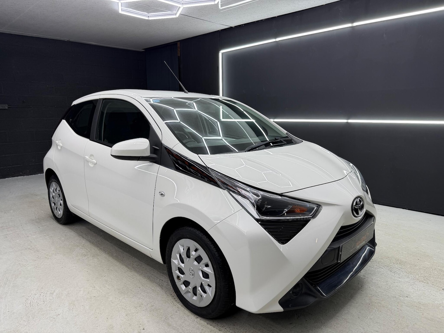 Used Toyota AYGO 2018 for sale - 76887305: Photo 4