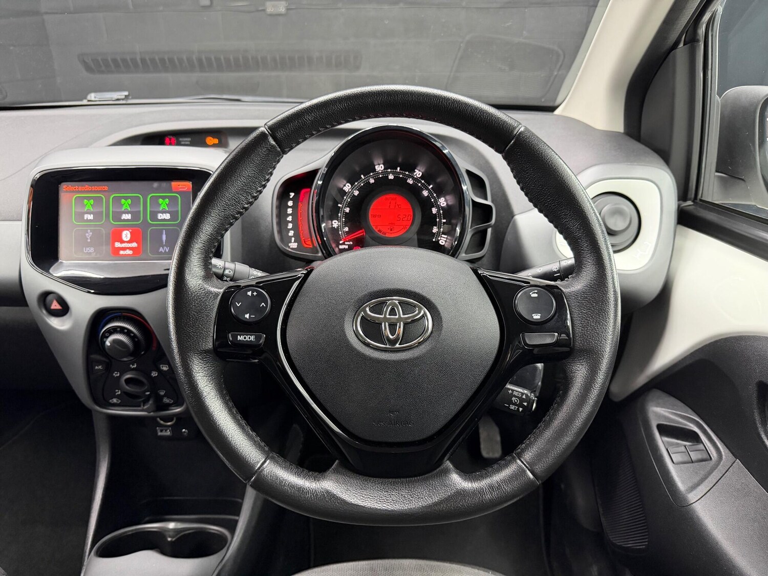Used Toyota AYGO 2018 for sale - 76887305: Photo 40