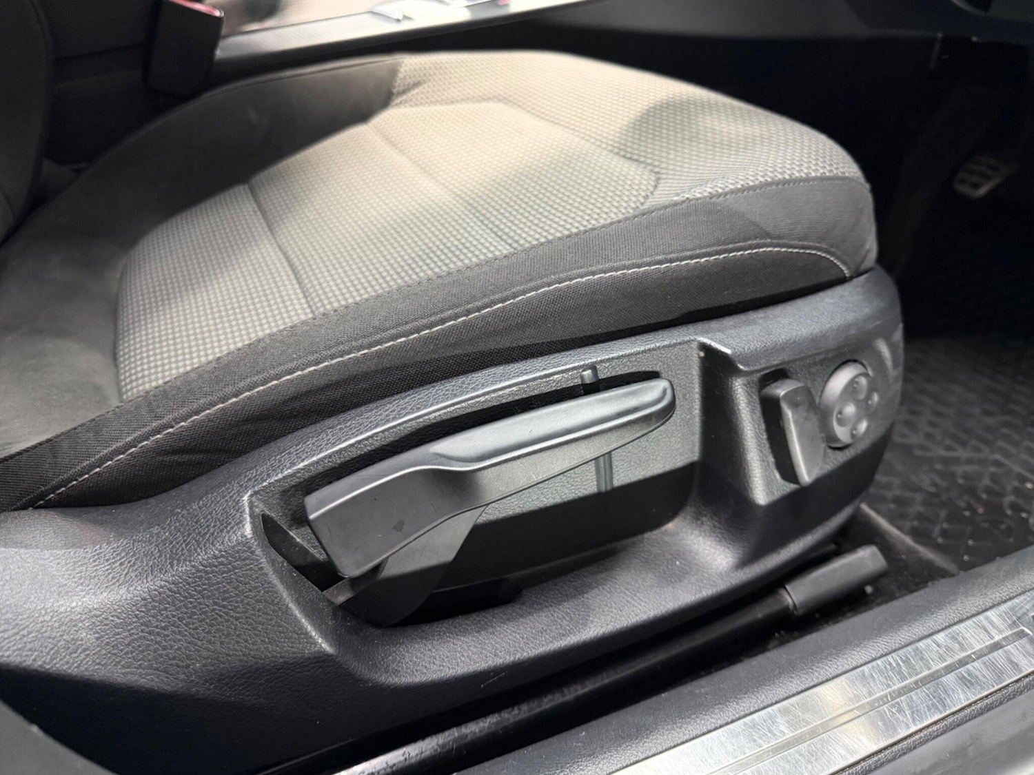 Used Volkswagen Passat 2013 for sale - 77400747: Photo 28