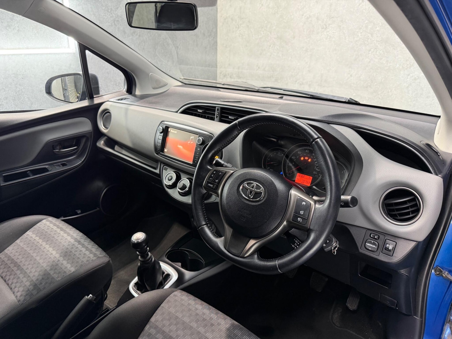 Used Toyota Yaris 2016 for sale - 77345269: Photo 16