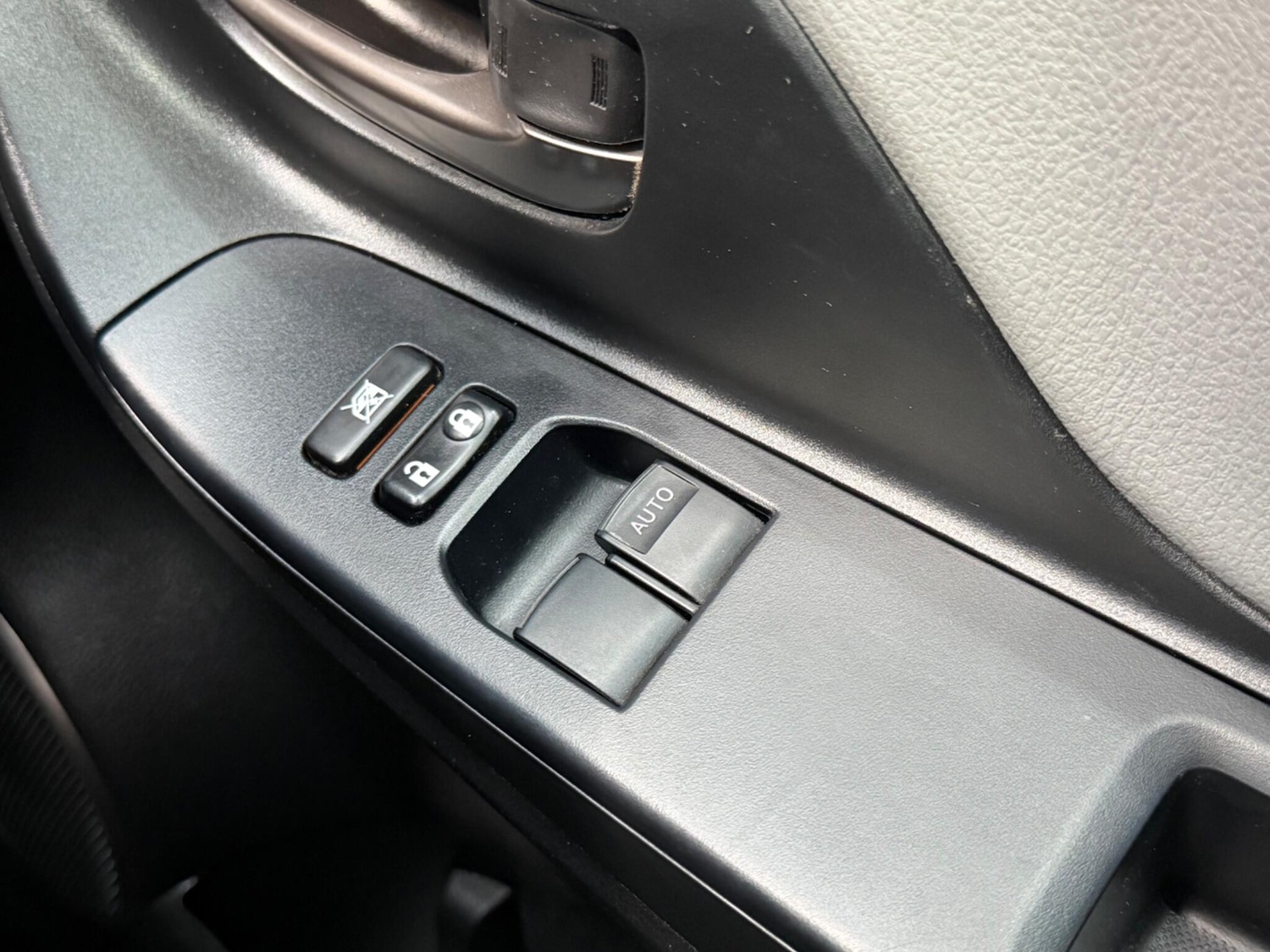 Used Toyota Yaris 2016 for sale - 77345269: Photo 31