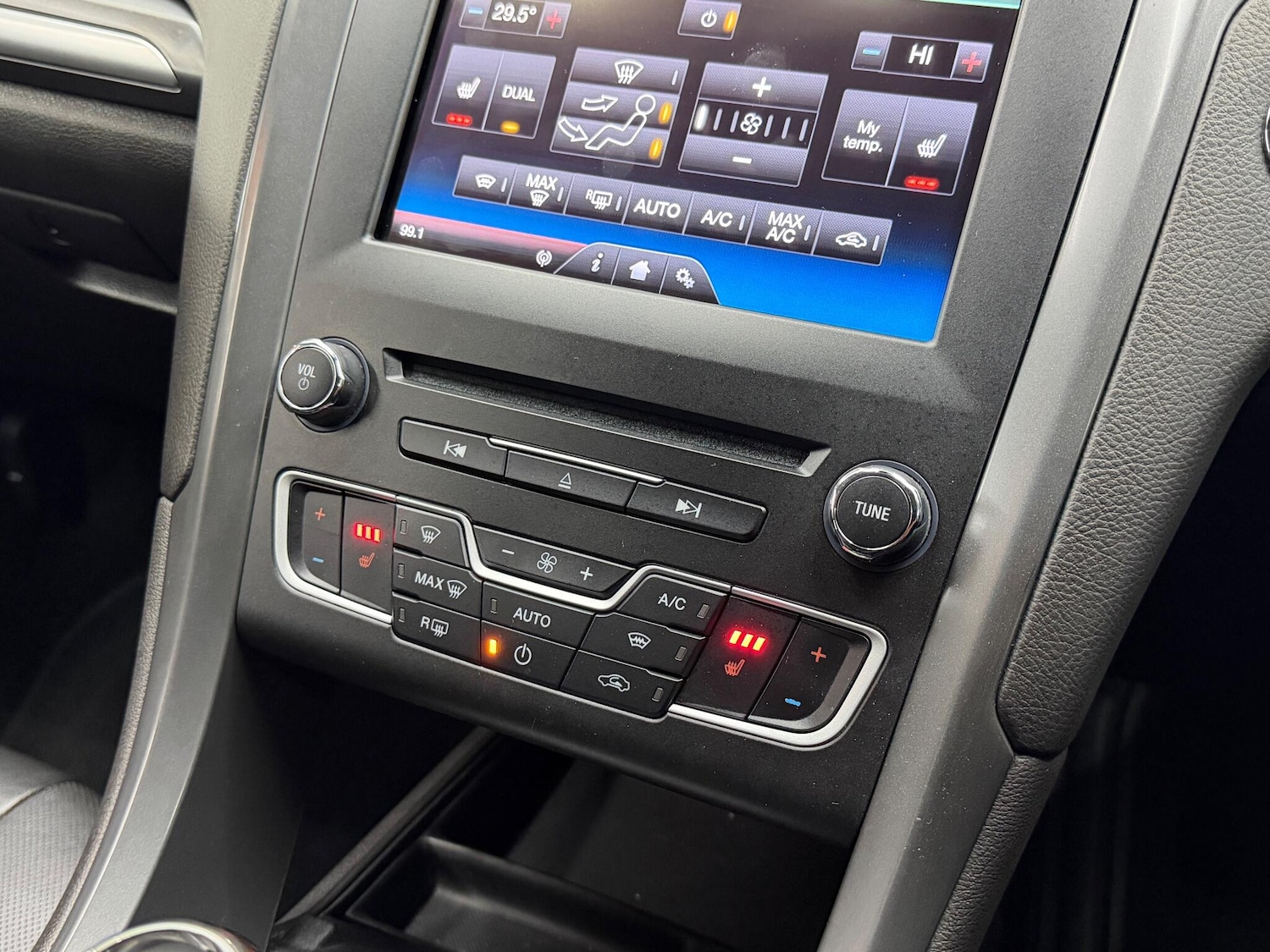 Used Ford Mondeo 2015 for sale - 77143230: Photo 30