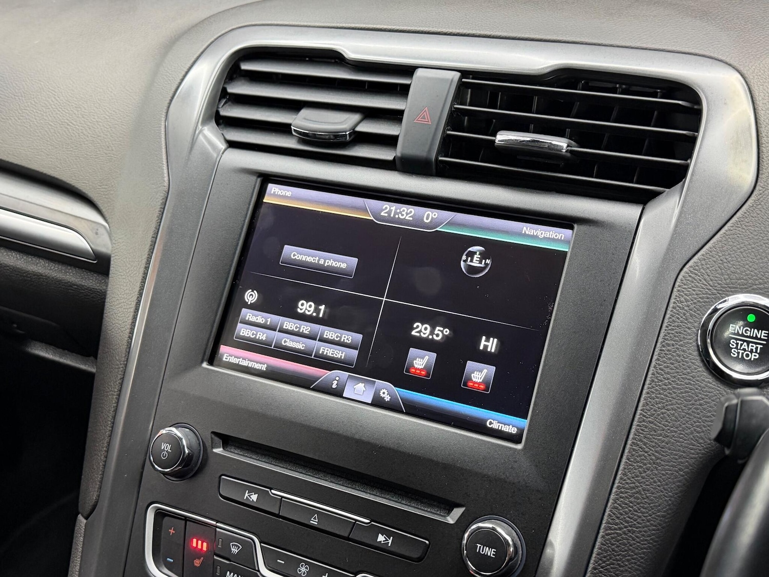 Used Ford Mondeo 2015 for sale - 77143230: Photo 32