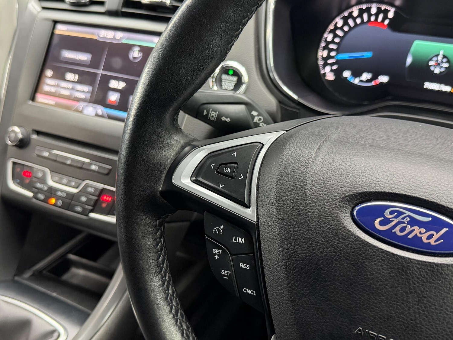 Used Ford Mondeo 2015 for sale - 77143230: Photo 37