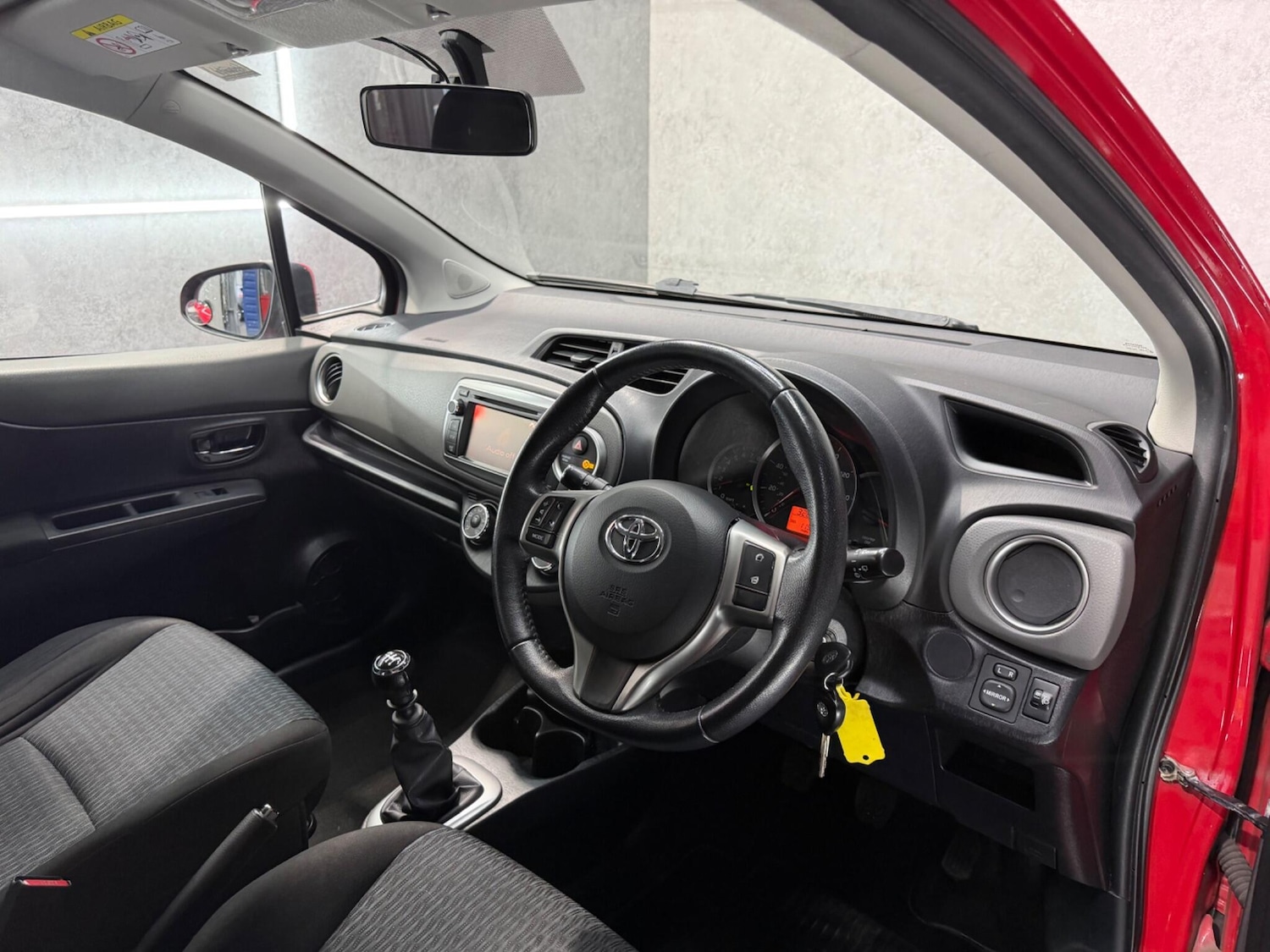 Used Toyota Yaris for sale - 77612107: Photo 16