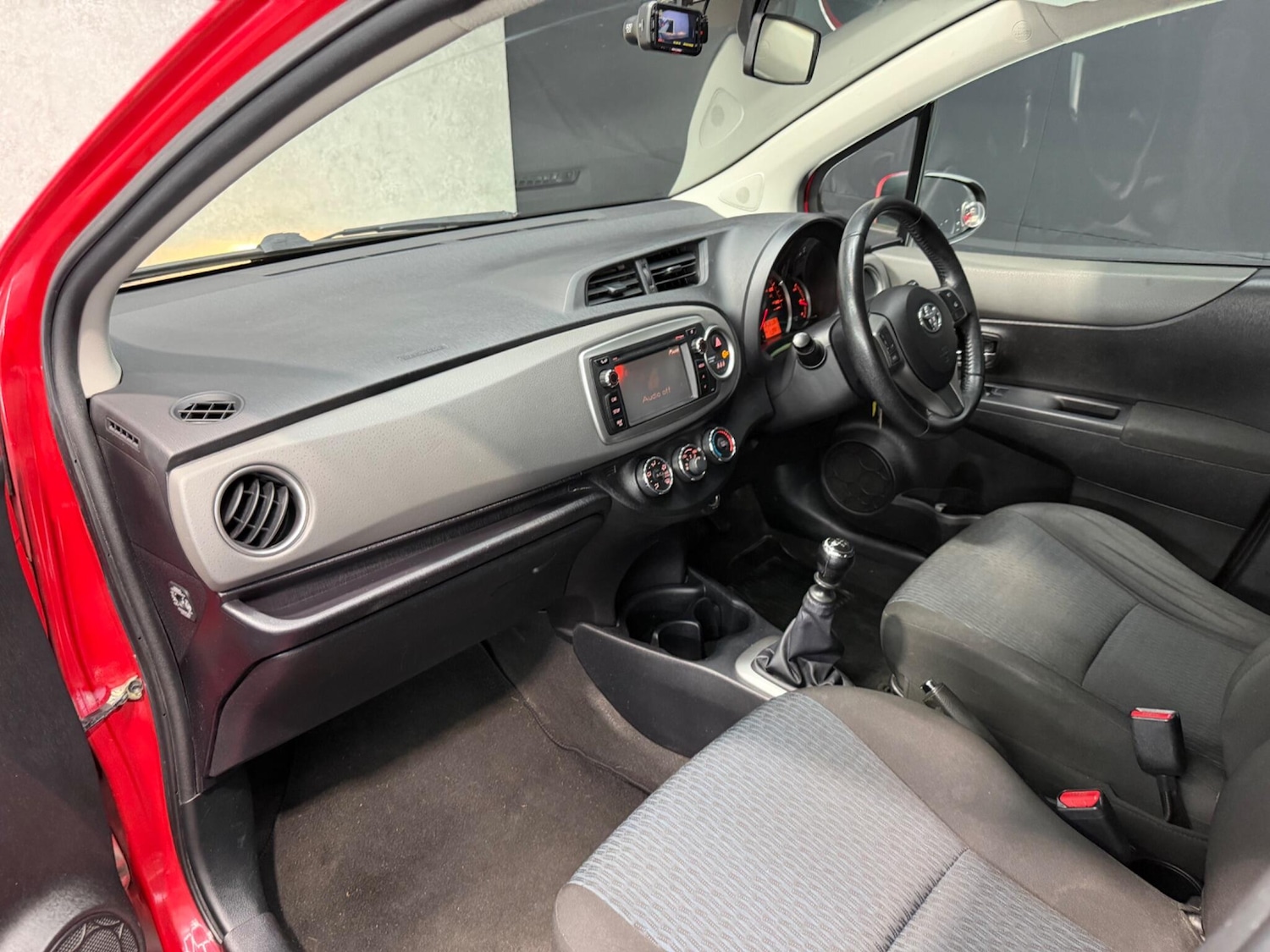 Used Toyota Yaris for sale - 77612107: Photo 18