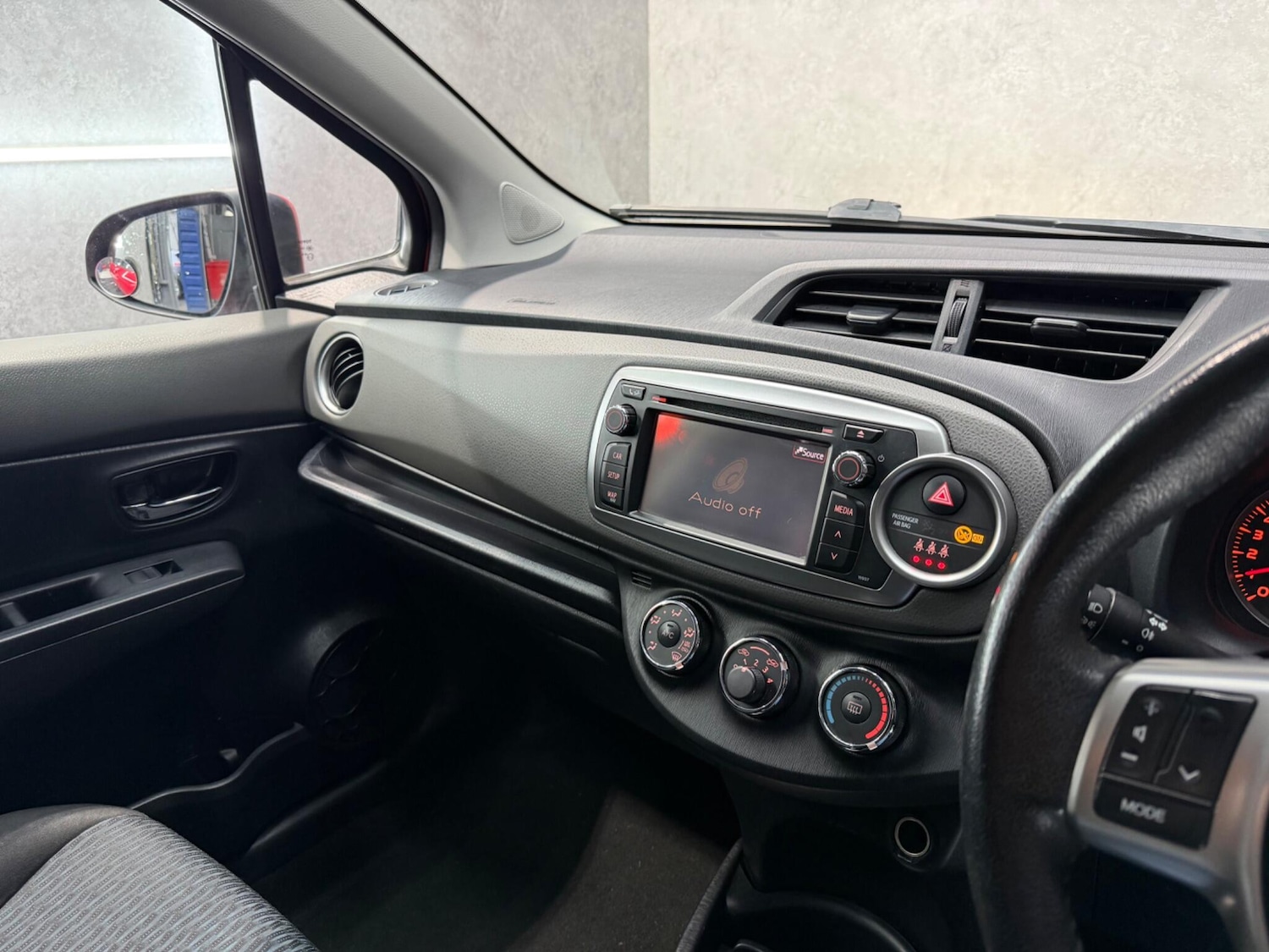 Used Toyota Yaris for sale - 77612107: Photo 23