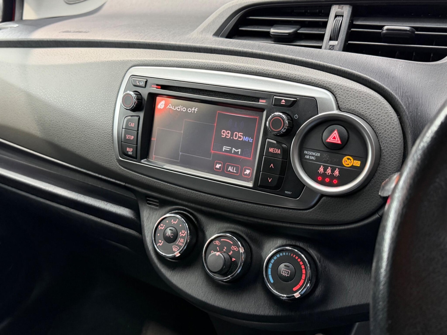 Used Toyota Yaris for sale - 77612107: Photo 24