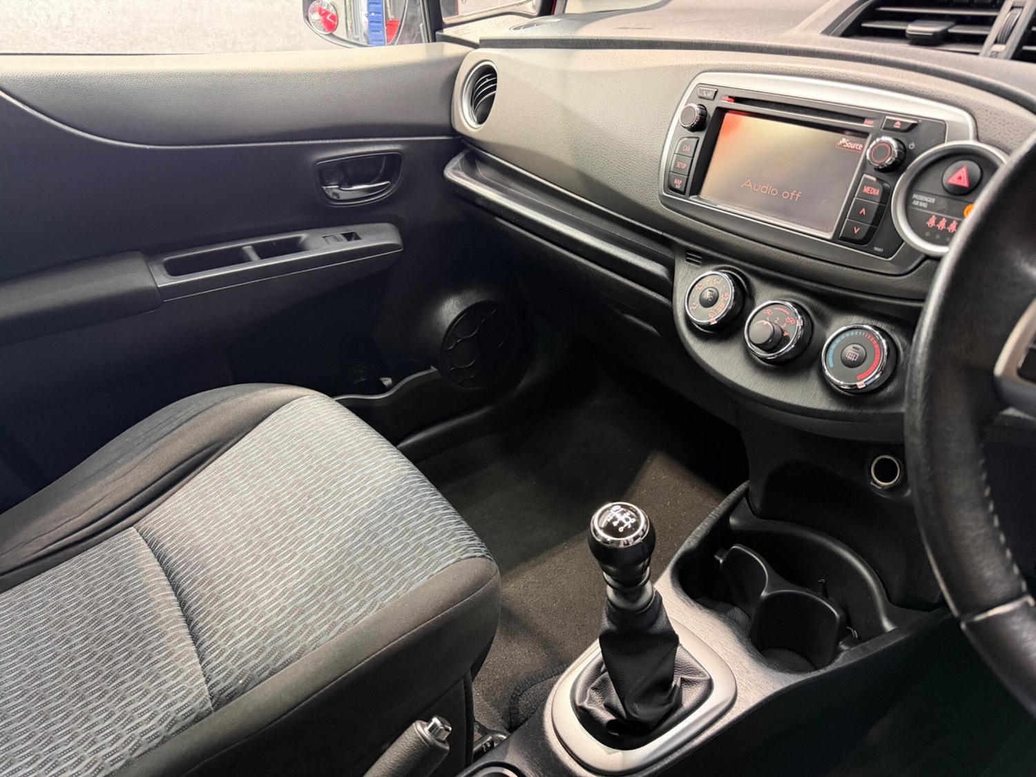 Used Toyota Yaris for sale - 77612107: Photo 26