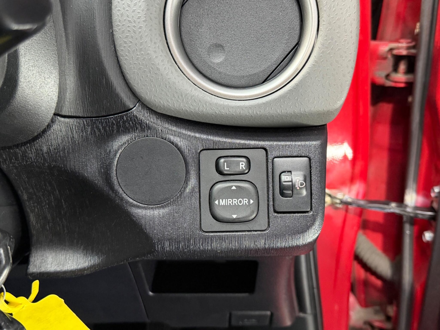 Used Toyota Yaris for sale - 77612107: Photo 27