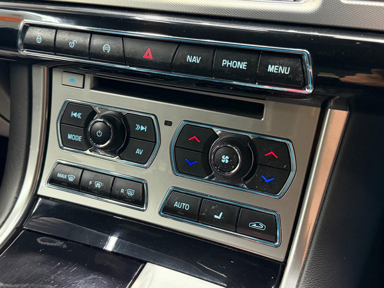 Used Jaguar XF 2015 for sale - 77441171: Photo 34