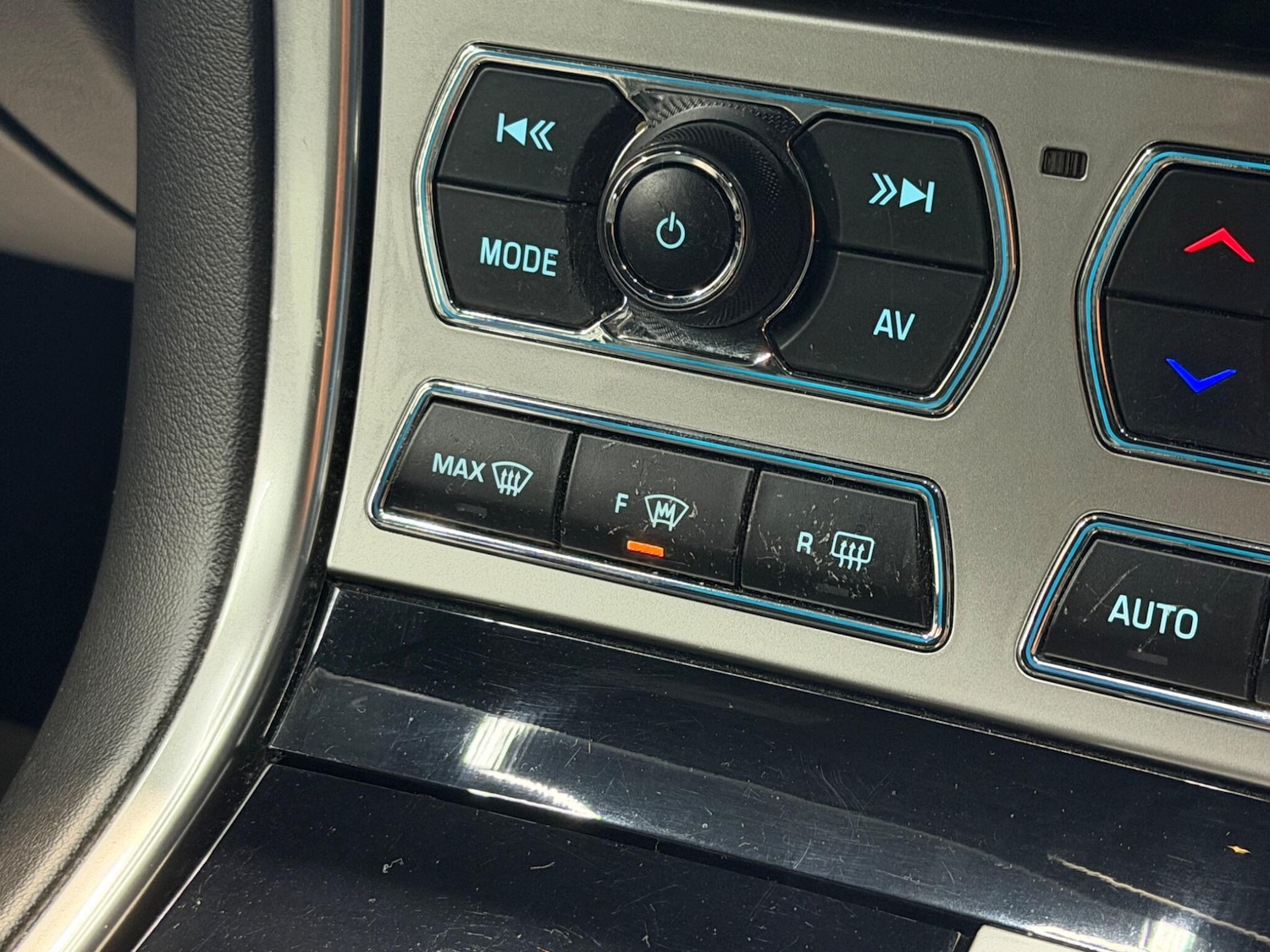 Used Jaguar XF 2015 for sale - 77441171: Photo 40