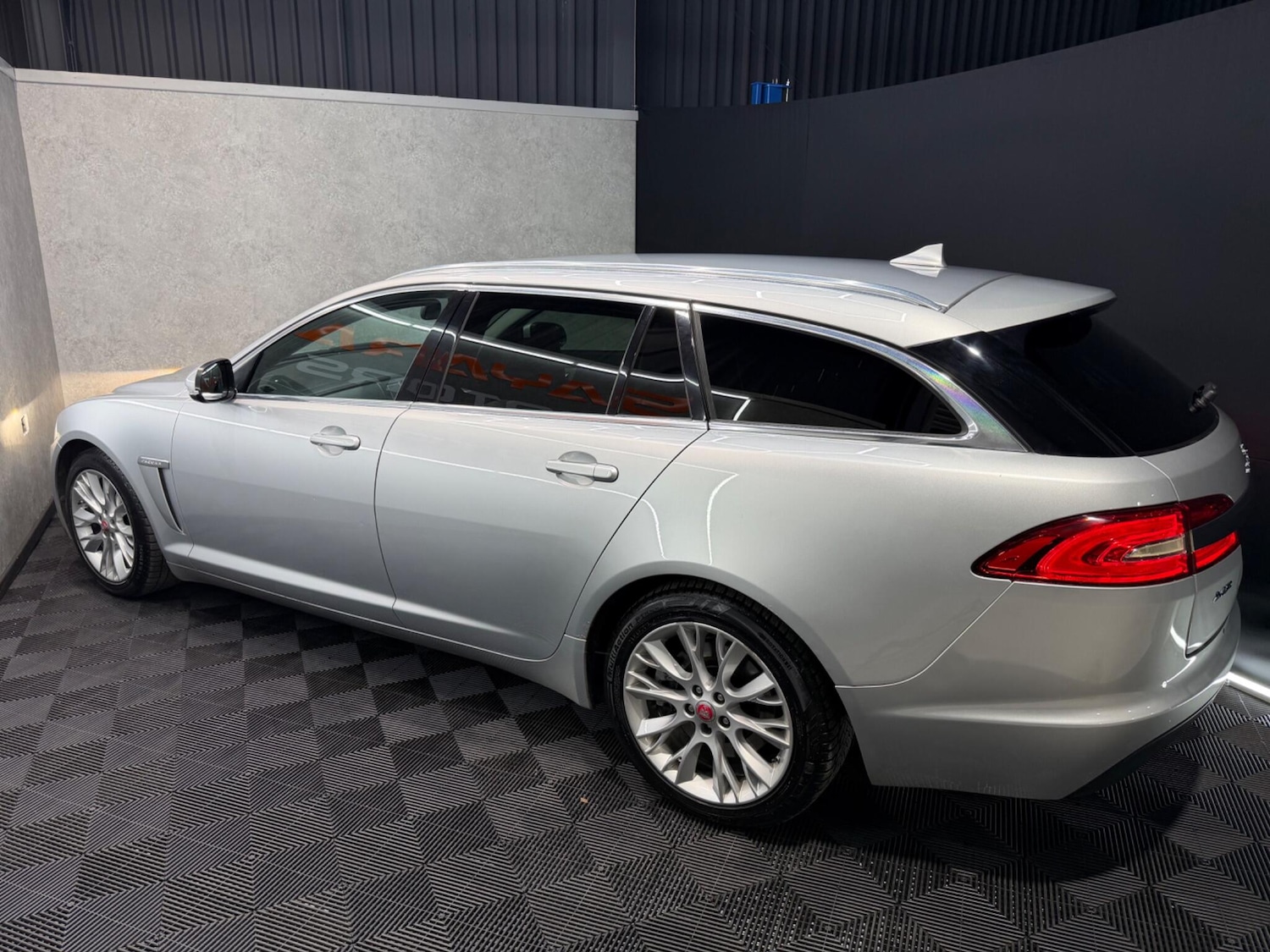 Used Jaguar XF 2014 for sale - 77331673: Photo 12