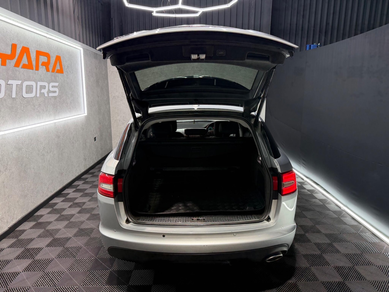 Used Jaguar XF 2014 for sale - 77331673: Photo 13