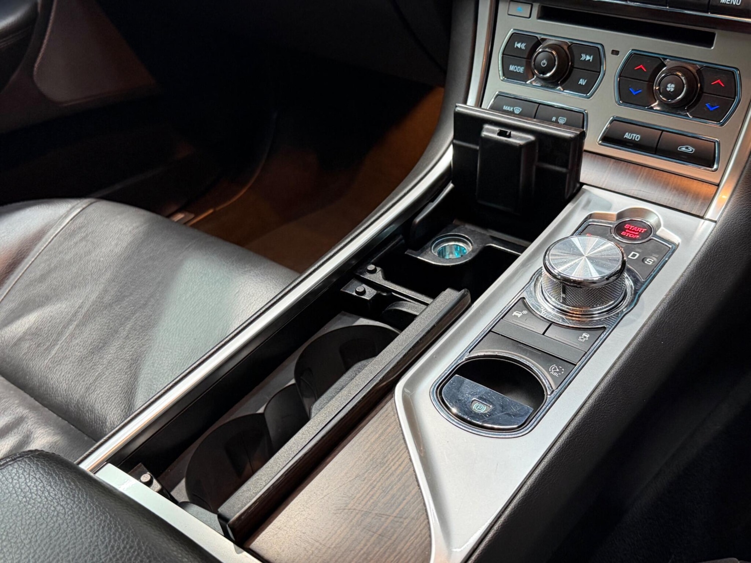 Used Jaguar XF 2014 for sale - 77331673: Photo 25