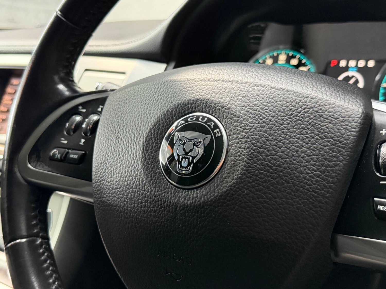 Used Jaguar XF 2014 for sale - 77331673: Photo 33