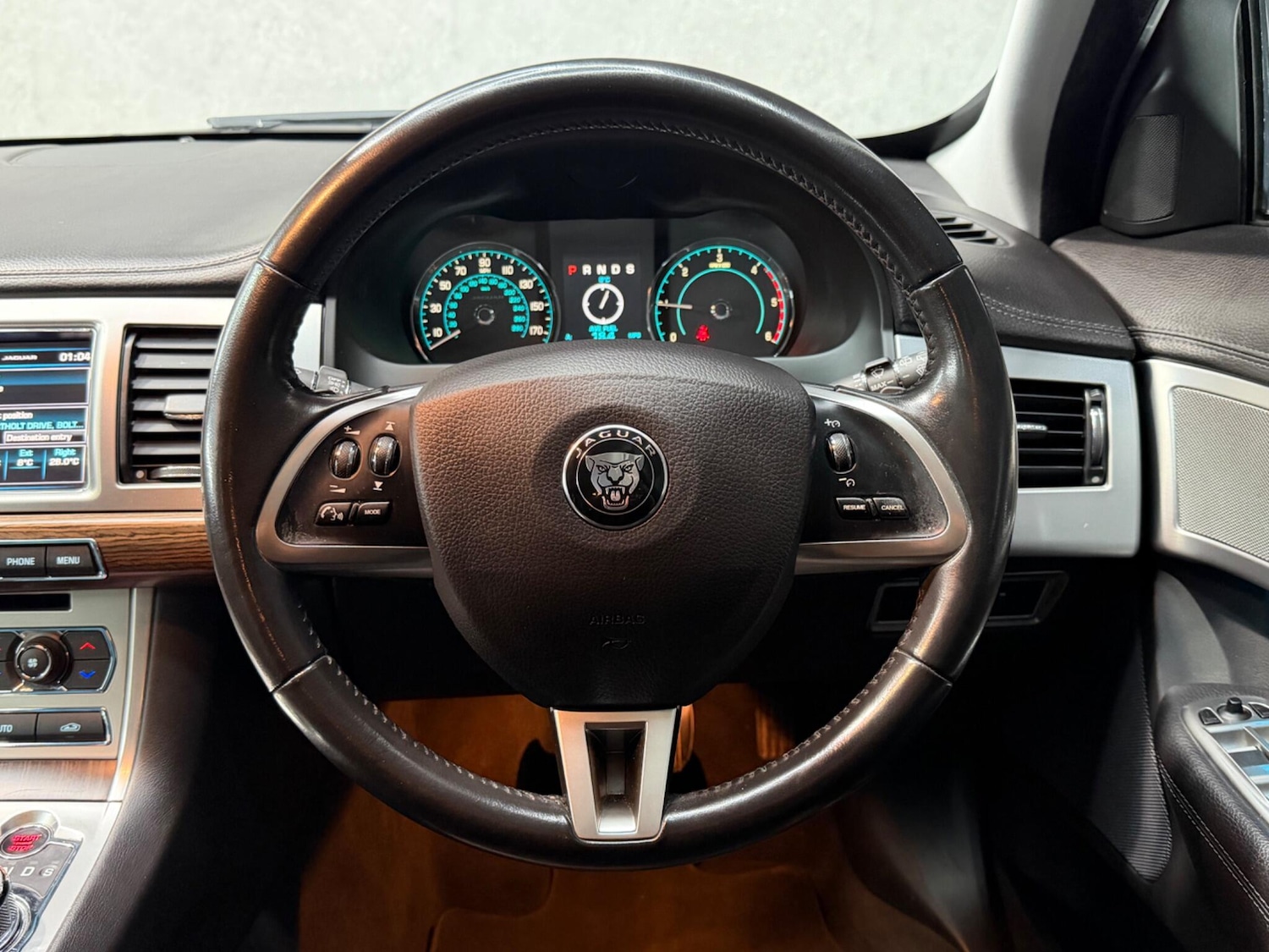 Used Jaguar XF 2014 for sale - 77331673: Photo 37