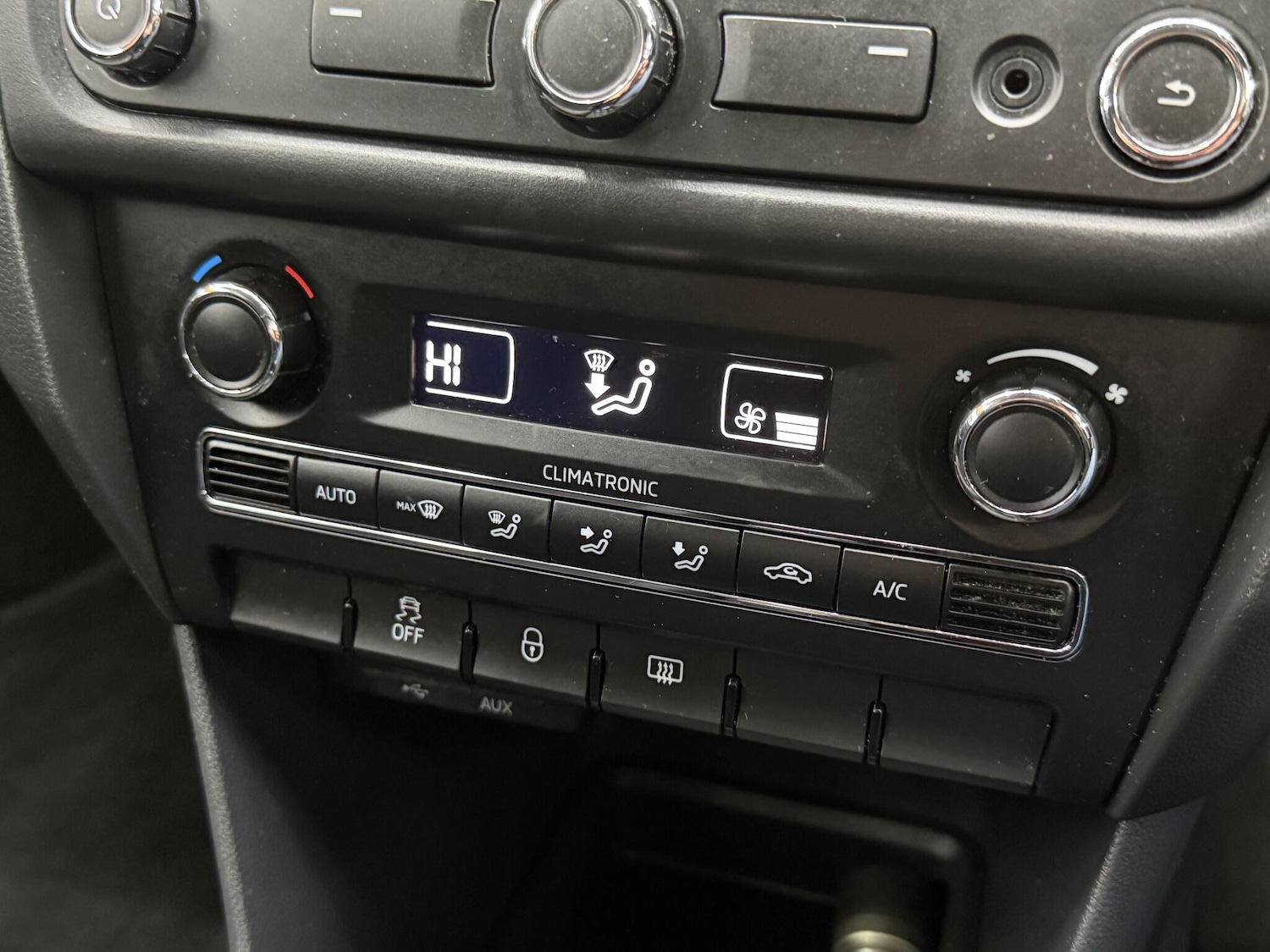 Used Skoda Rapid Spaceback 2015 for sale - 76862569: Photo 25