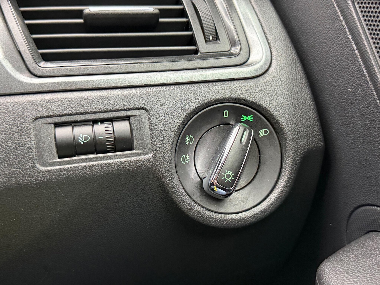 Used Skoda Rapid Spaceback 2015 for sale - 76862569: Photo 26