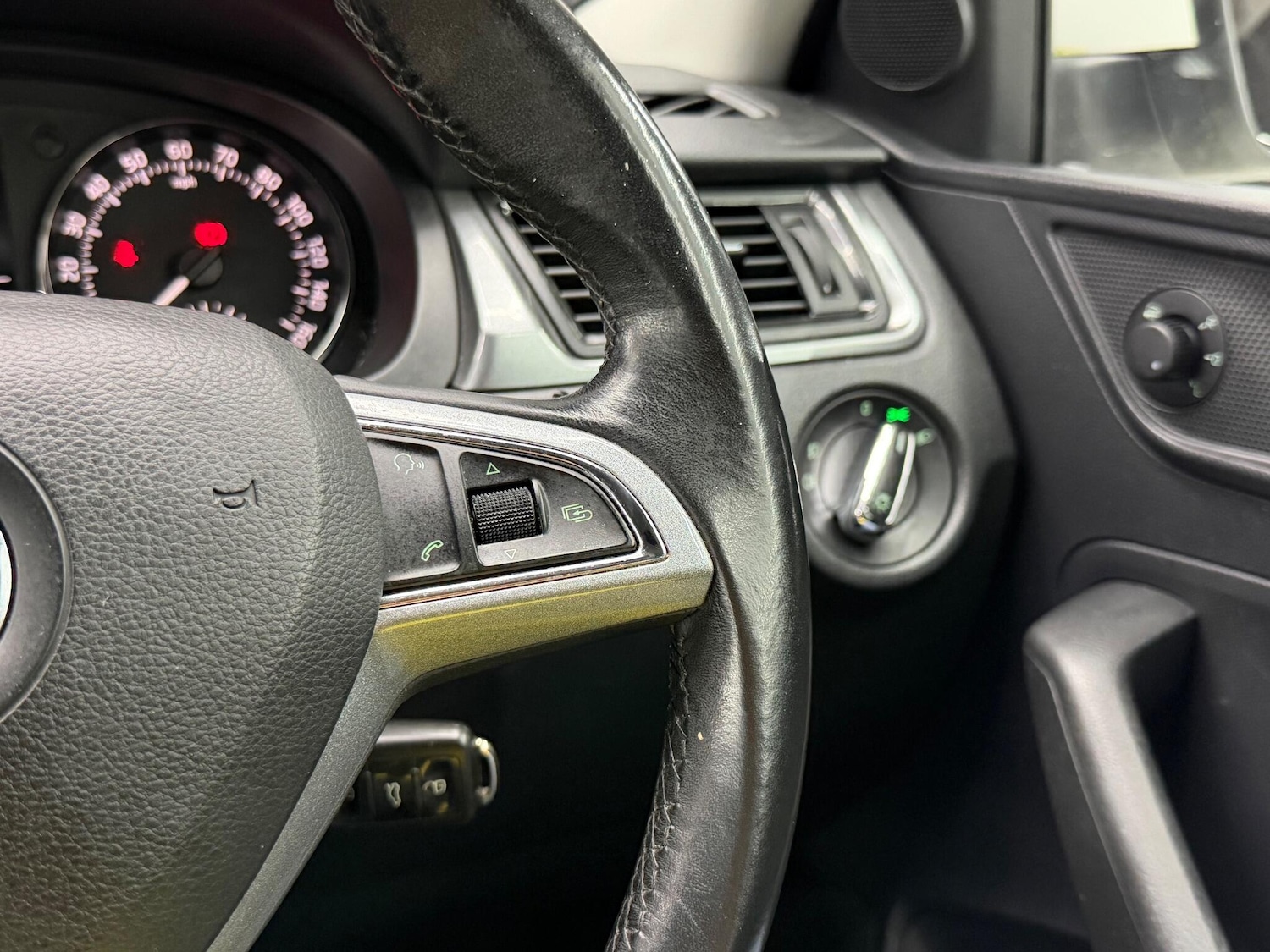 Used Skoda Rapid Spaceback 2015 for sale - 76862569: Photo 31