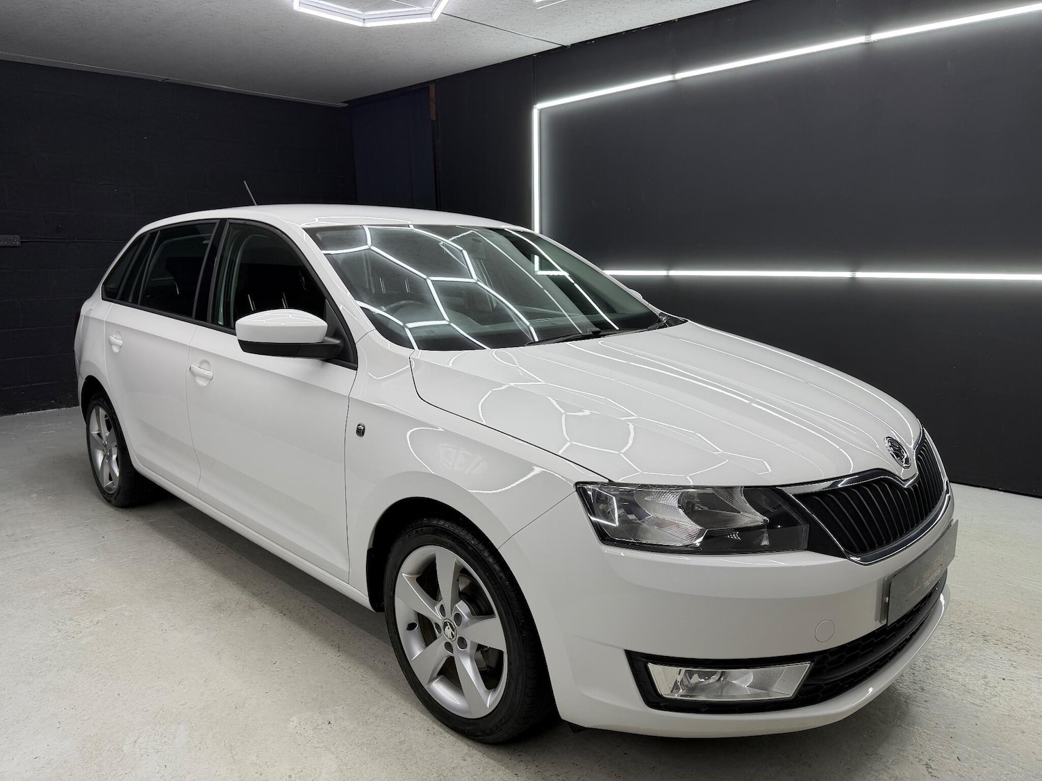 Used Skoda Rapid Spaceback 2015 for sale - 76862569: Photo 4
