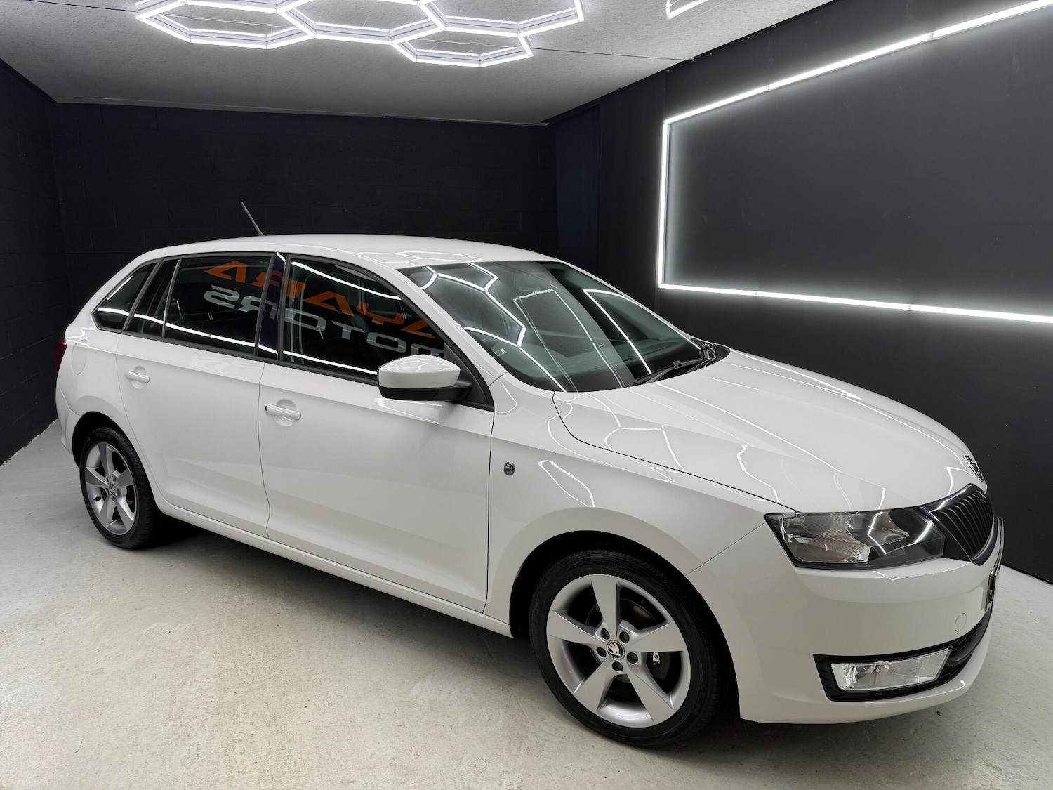 Used Skoda Rapid Spaceback 2015 for sale - 76862569: Photo 6