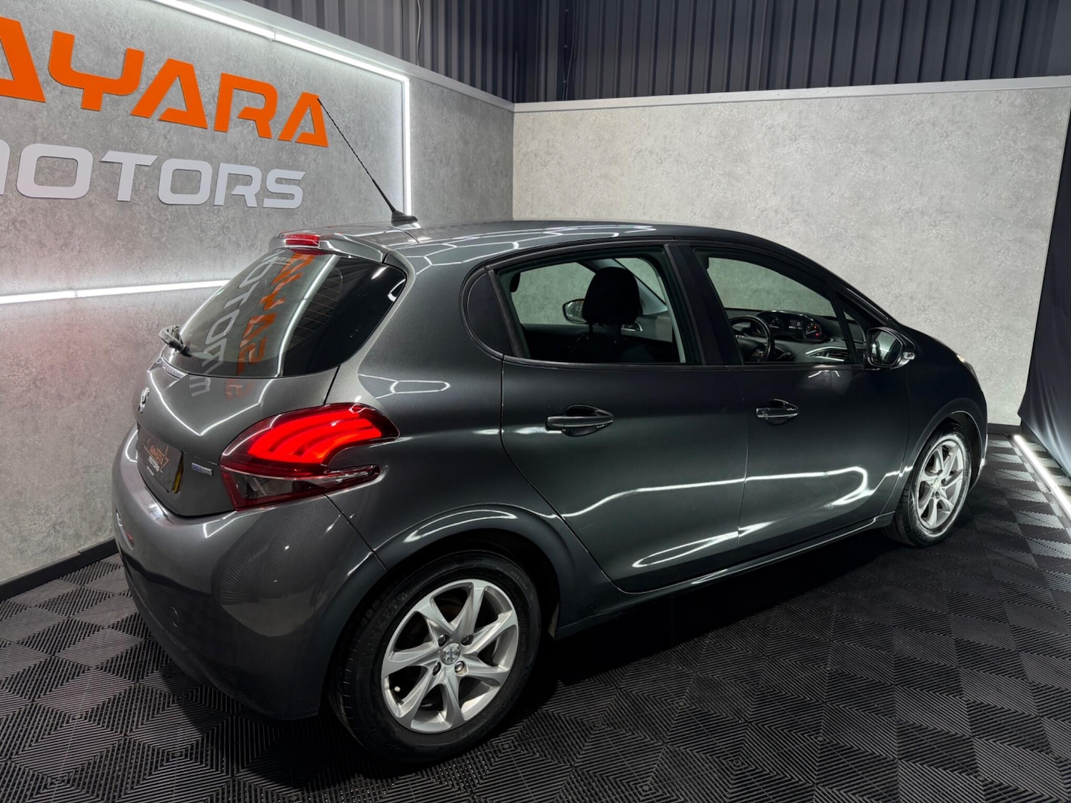 Used Peugeot 208 2017 for sale - 77343889: Photo 14