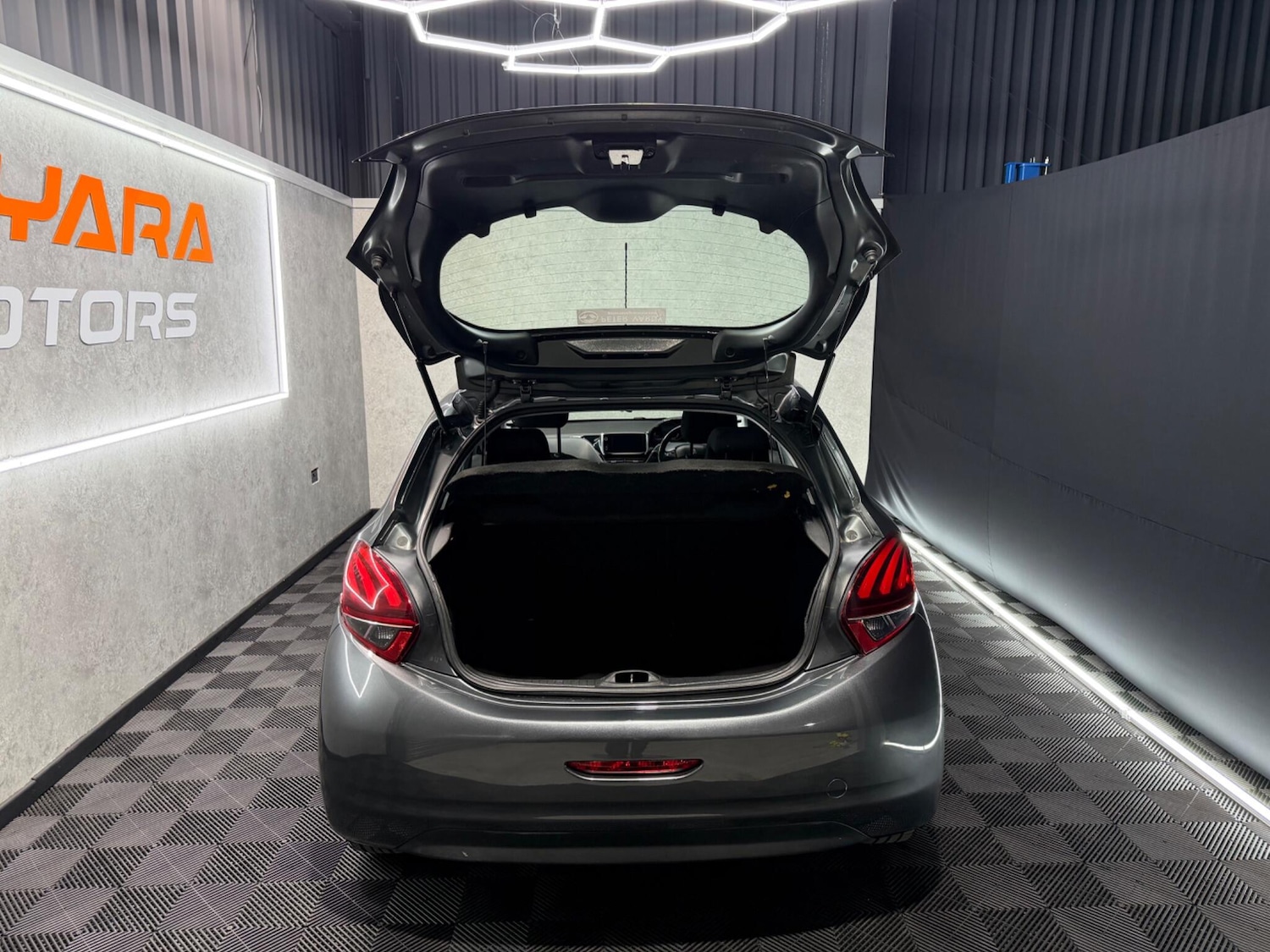 Used Peugeot 208 2017 for sale - 77343889: Photo 15