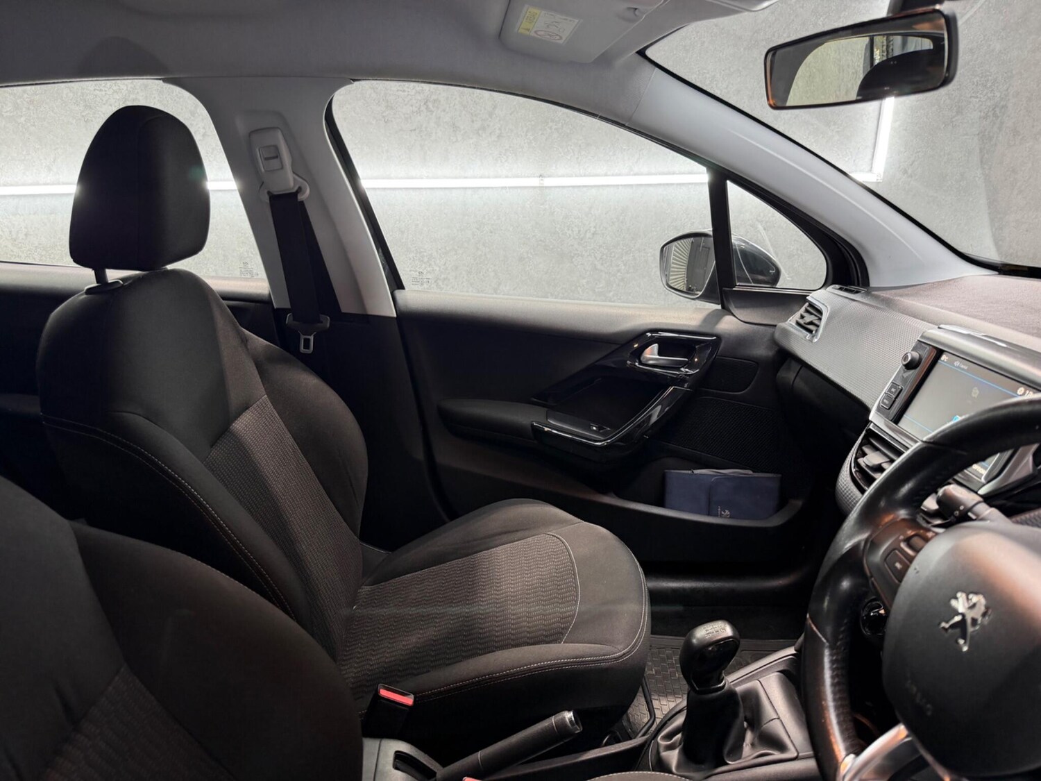 Used Peugeot 208 2017 for sale - 77343889: Photo 18