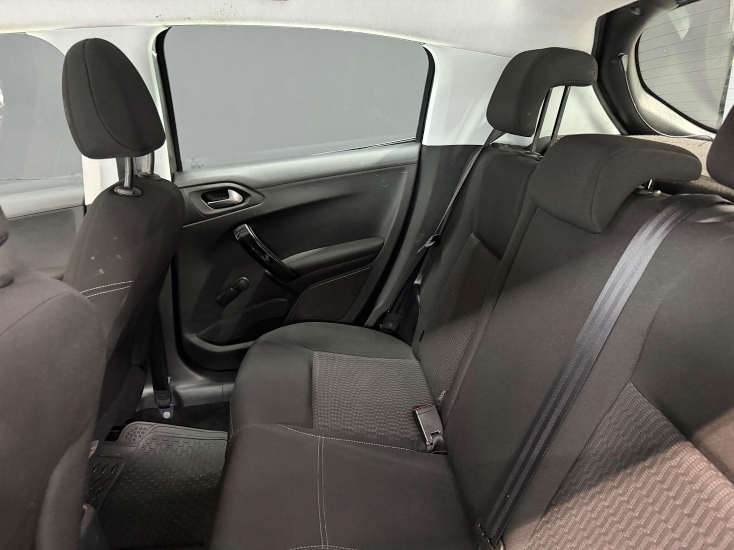 Used Peugeot 208 2017 for sale - 77343889: Photo 21