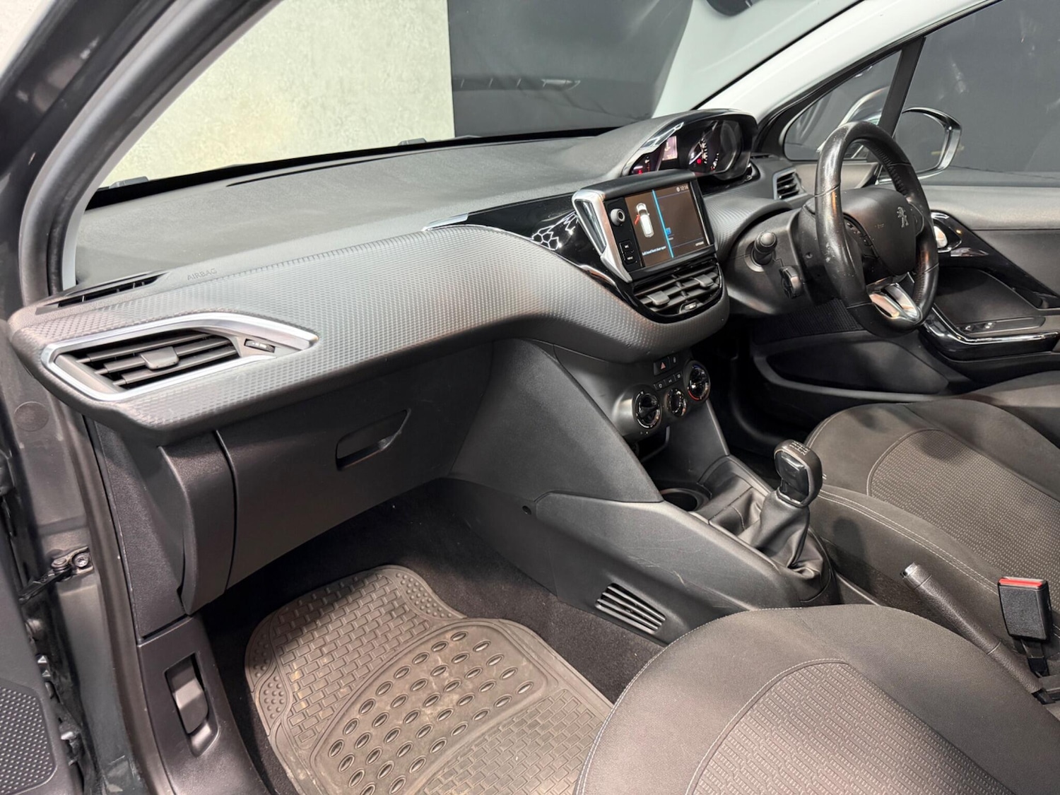 Used Peugeot 208 2017 for sale - 77343889: Photo 22